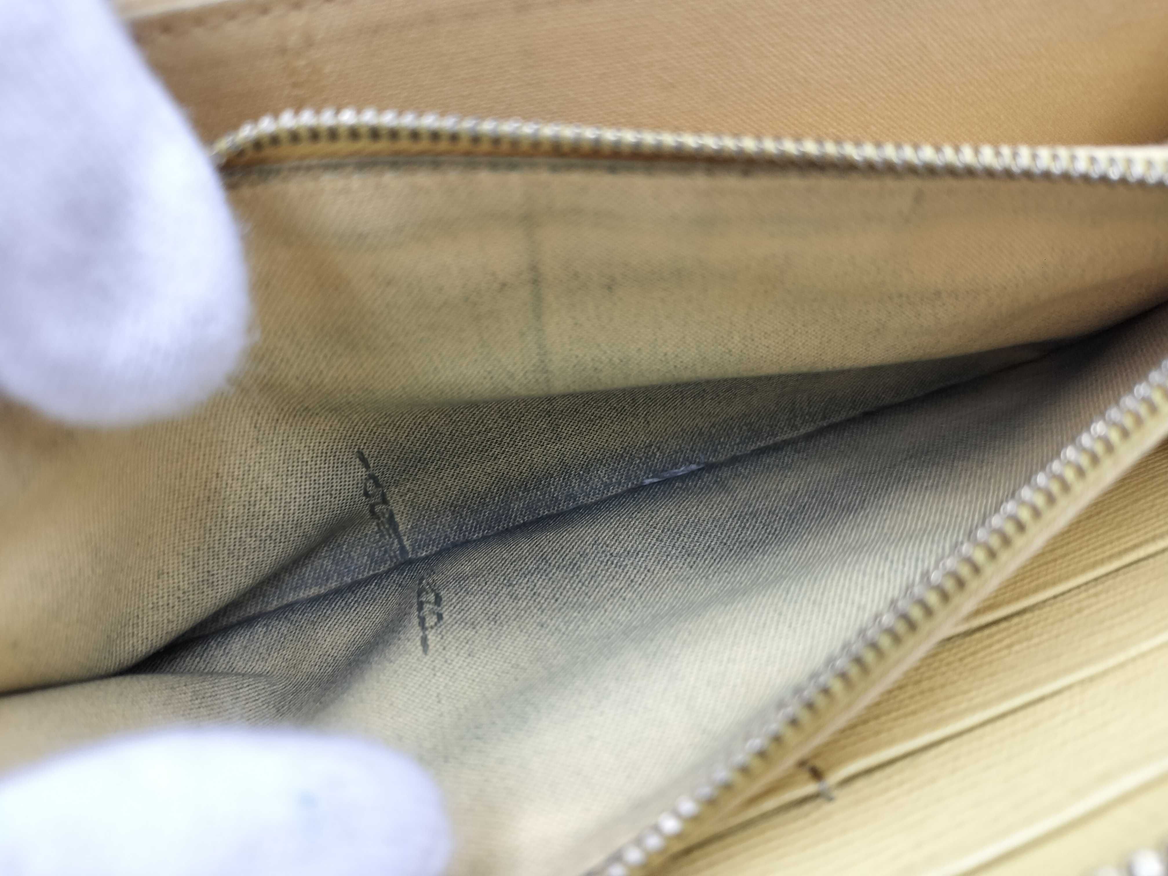 Round Zipper Logo Wallet — view 9