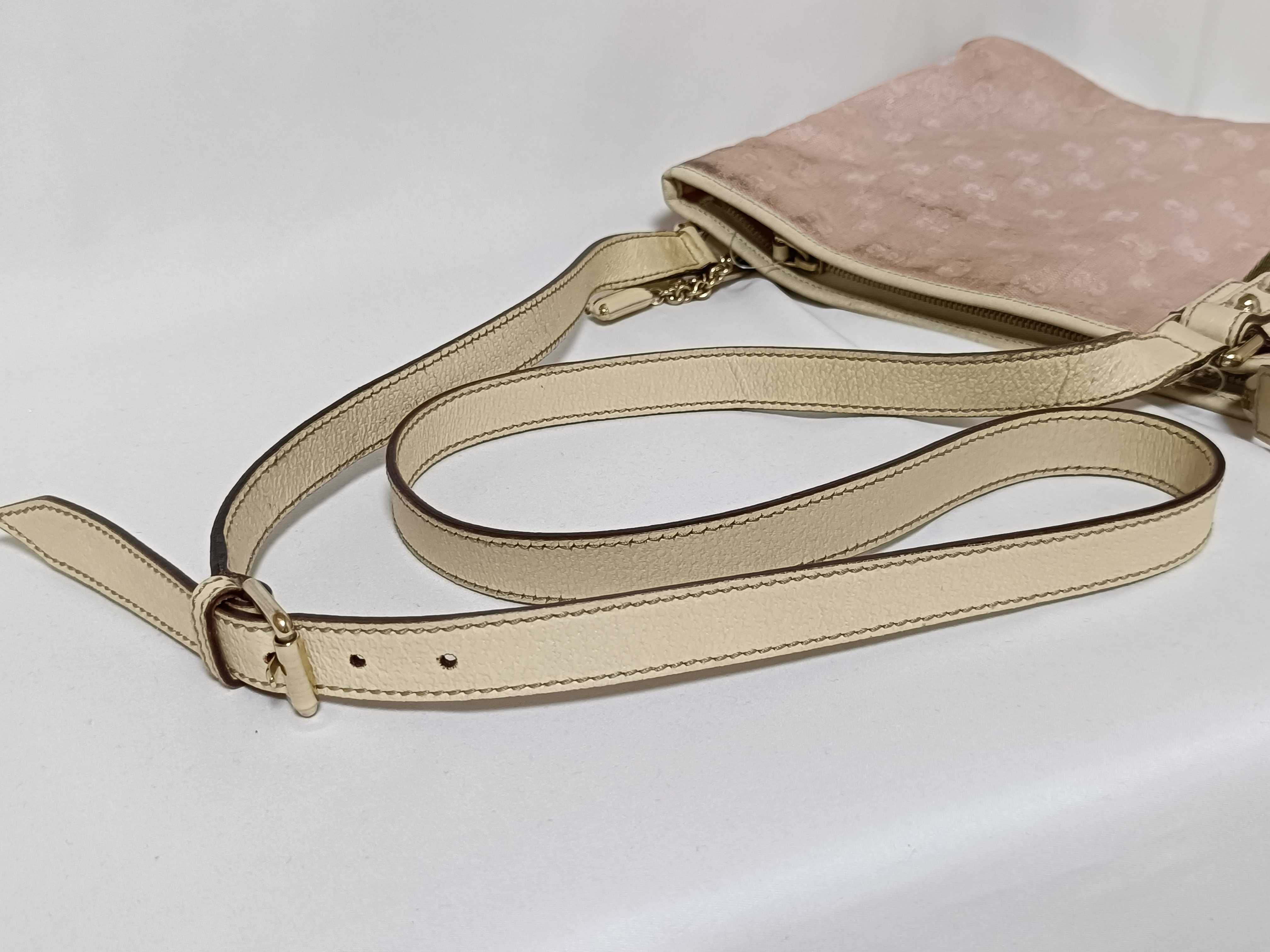 GG Canvas Shoulder Bag — view 3