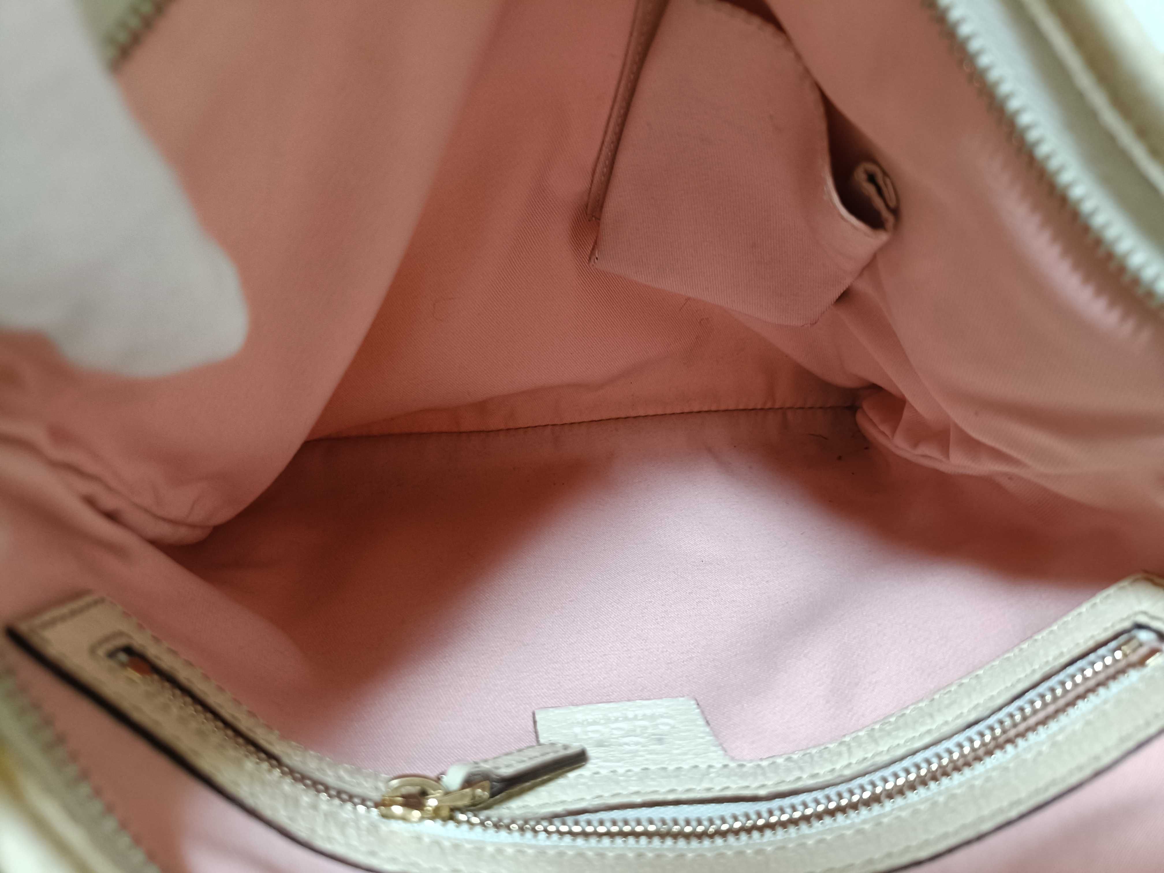 GG Canvas Shoulder Bag — view 9