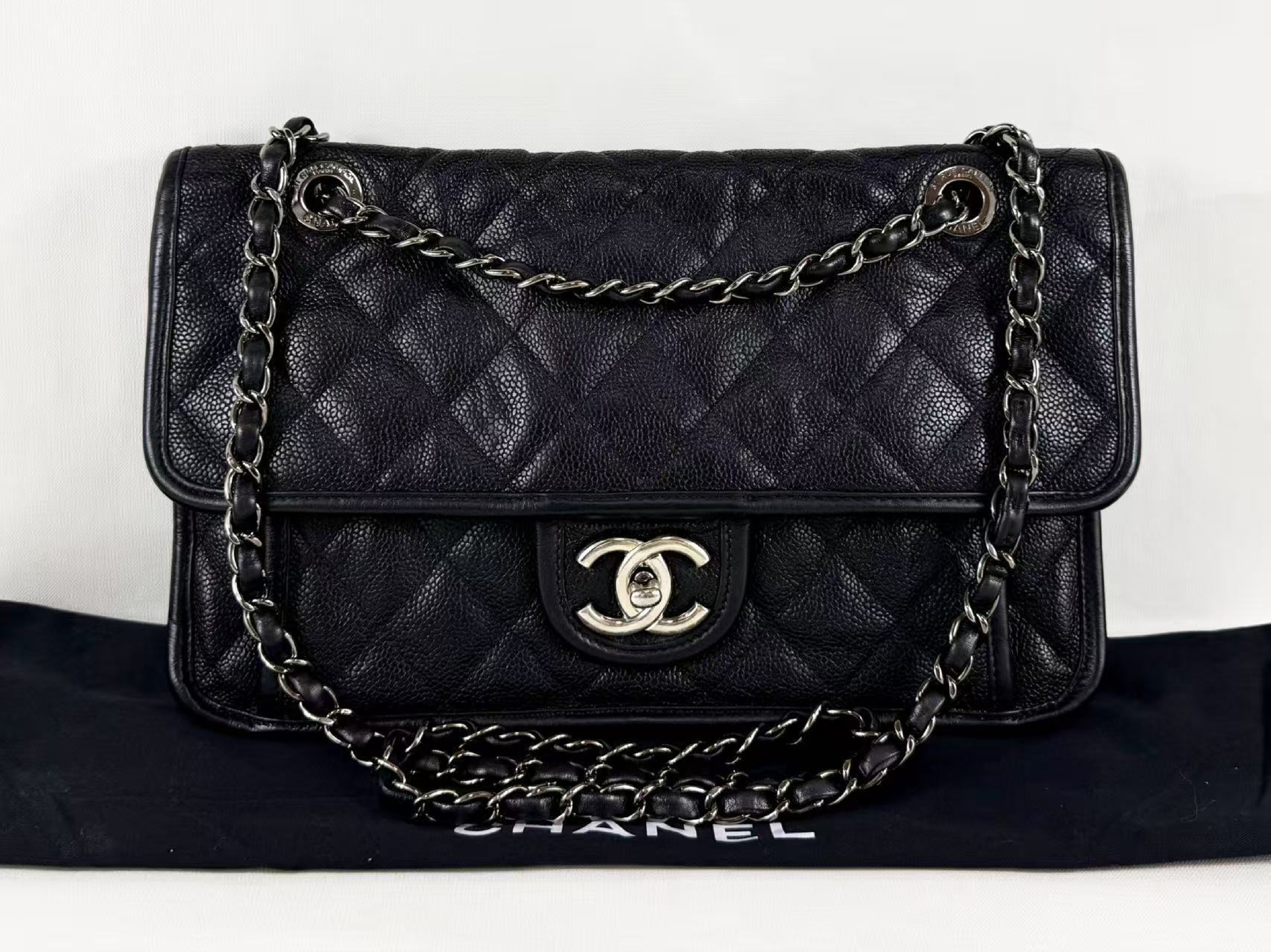 Black Caviar Skin French Riviera Shoulder Bag, W28/H18/D6cm (approx.), serial number in the 19 range, with dust bag and seal, silver hardware, 19920653.