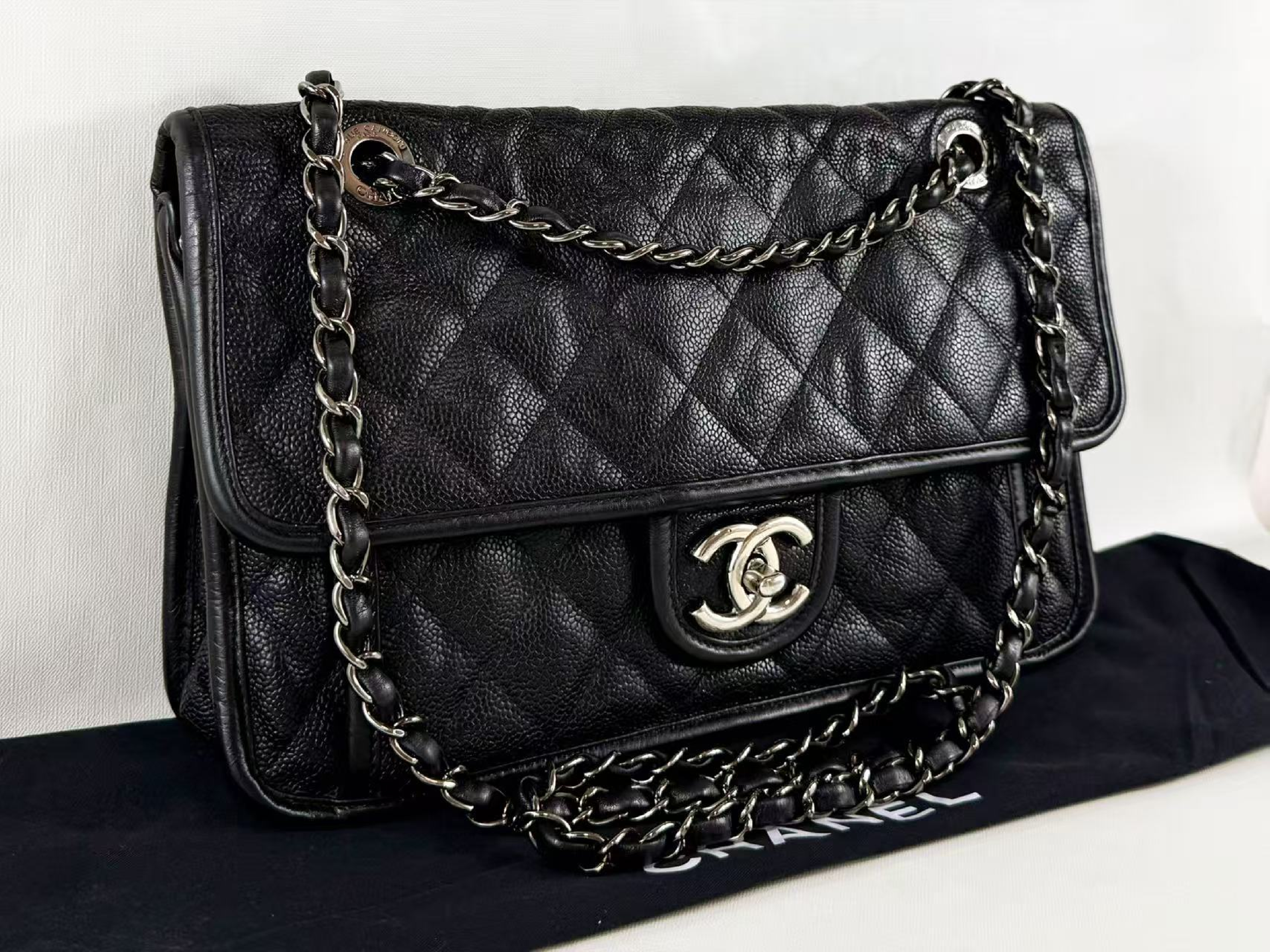 Black Caviar Skin French Riviera Shoulder Bag, W28/H18/D6cm (approx.), serial number in the 19 range, with dust bag and seal, silver hardware, 19920653. — view 2