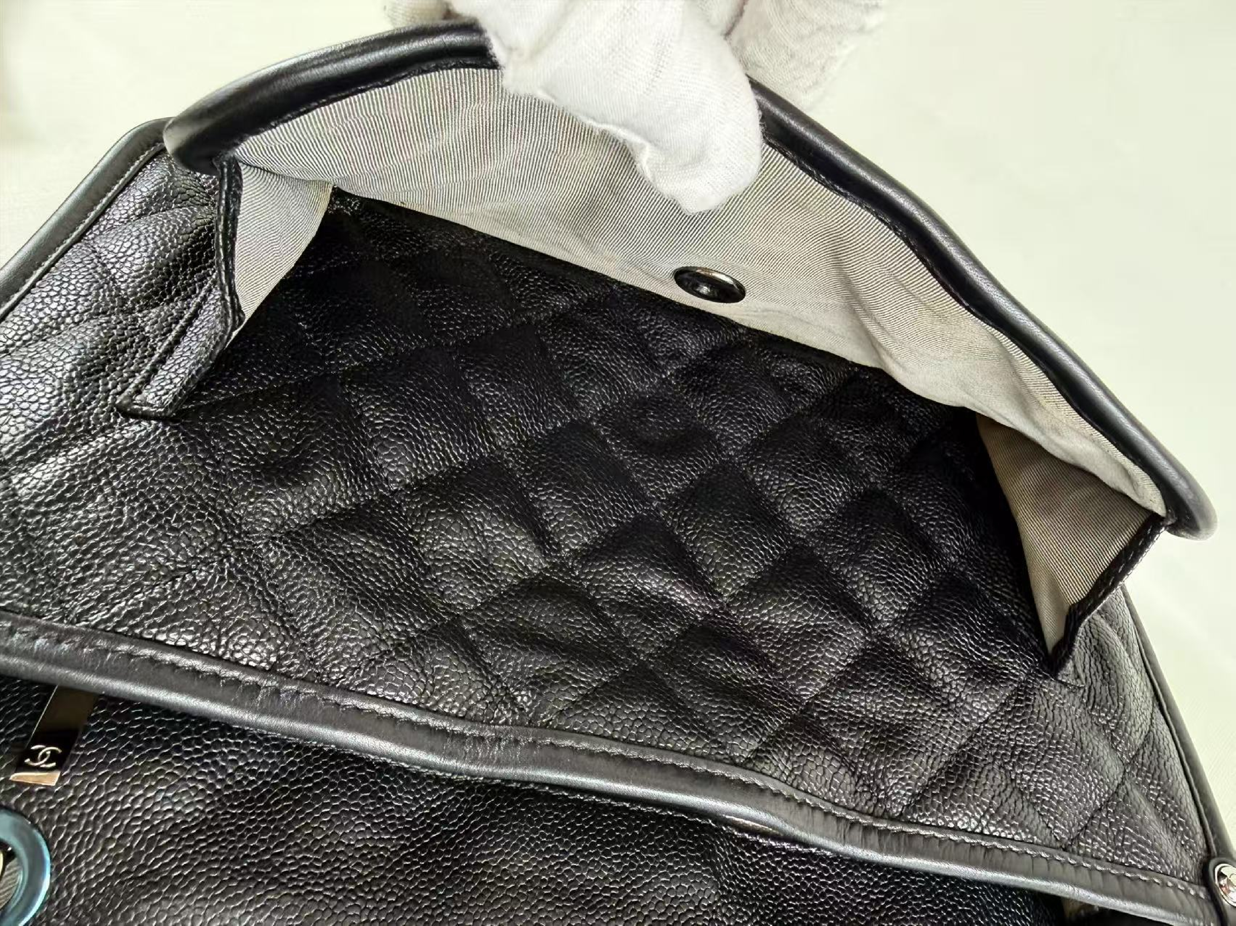 Black Caviar Skin French Riviera Shoulder Bag, W28/H18/D6cm (approx.), serial number in the 19 range, with dust bag and seal, silver hardware, 19920653. — view 13