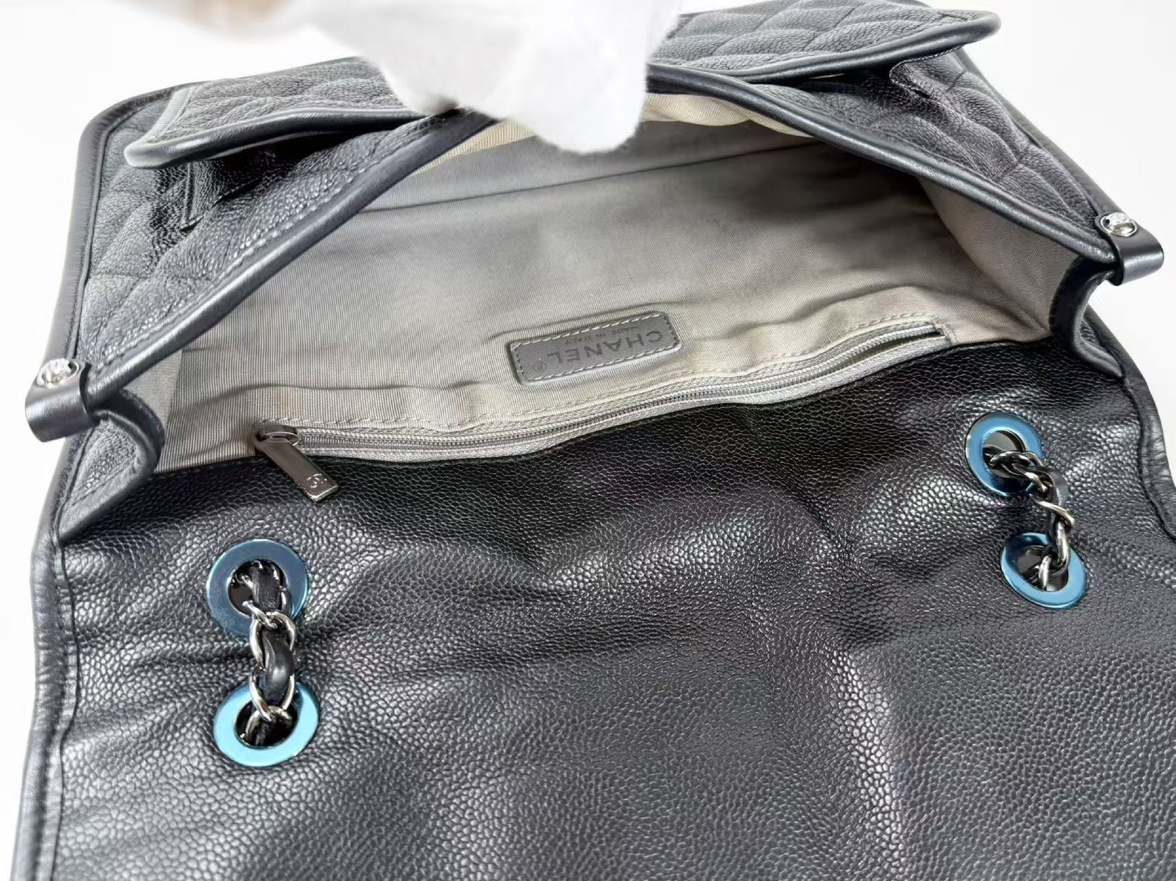 Black Caviar Skin French Riviera Shoulder Bag, W28/H18/D6cm (approx.), serial number in the 19 range, with dust bag and seal, silver hardware, 19920653. — view 14