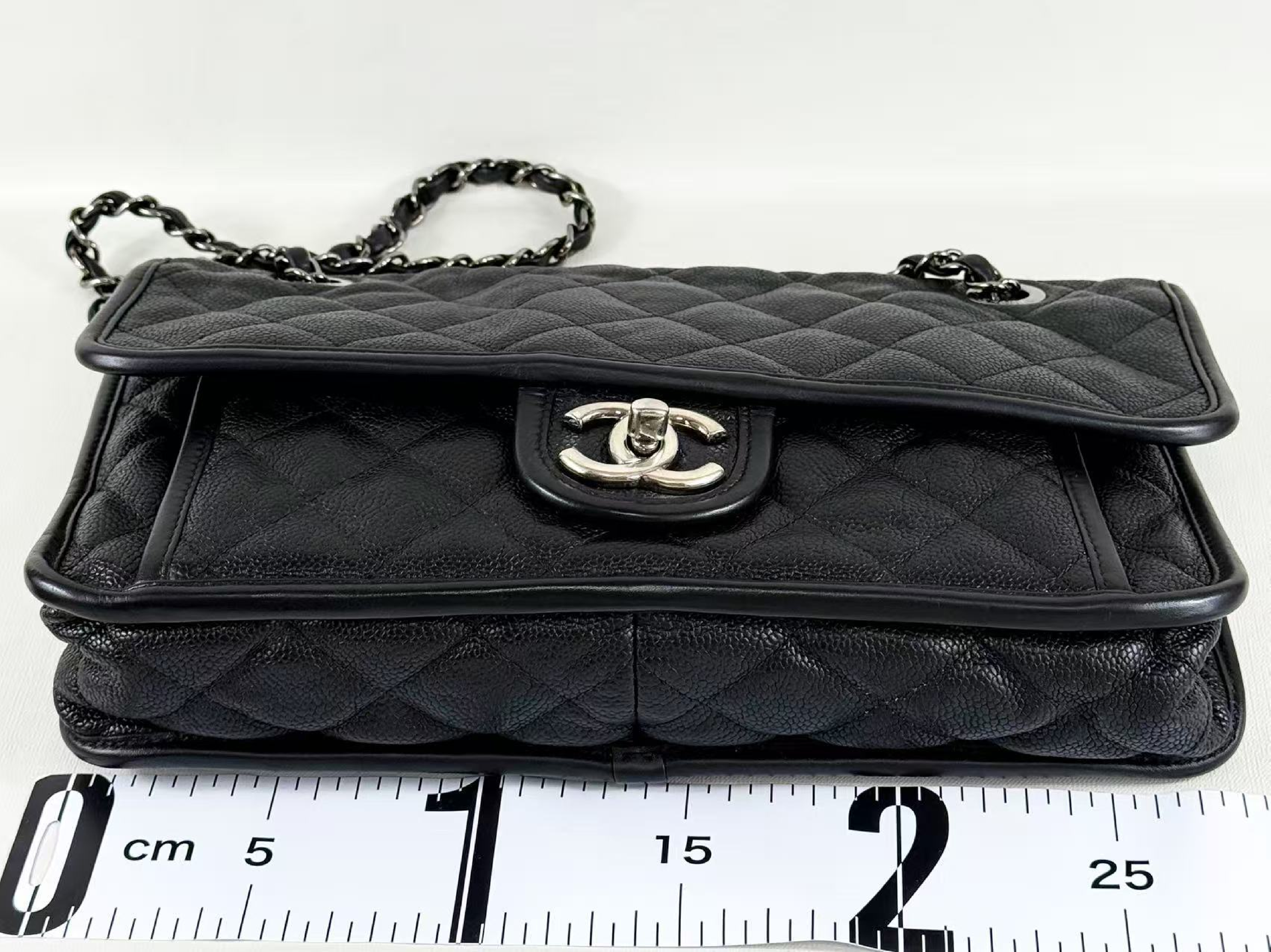 Black Caviar Skin French Riviera Shoulder Bag, W28/H18/D6cm (approx.), serial number in the 19 range, with dust bag and seal, silver hardware, 19920653. — view 3