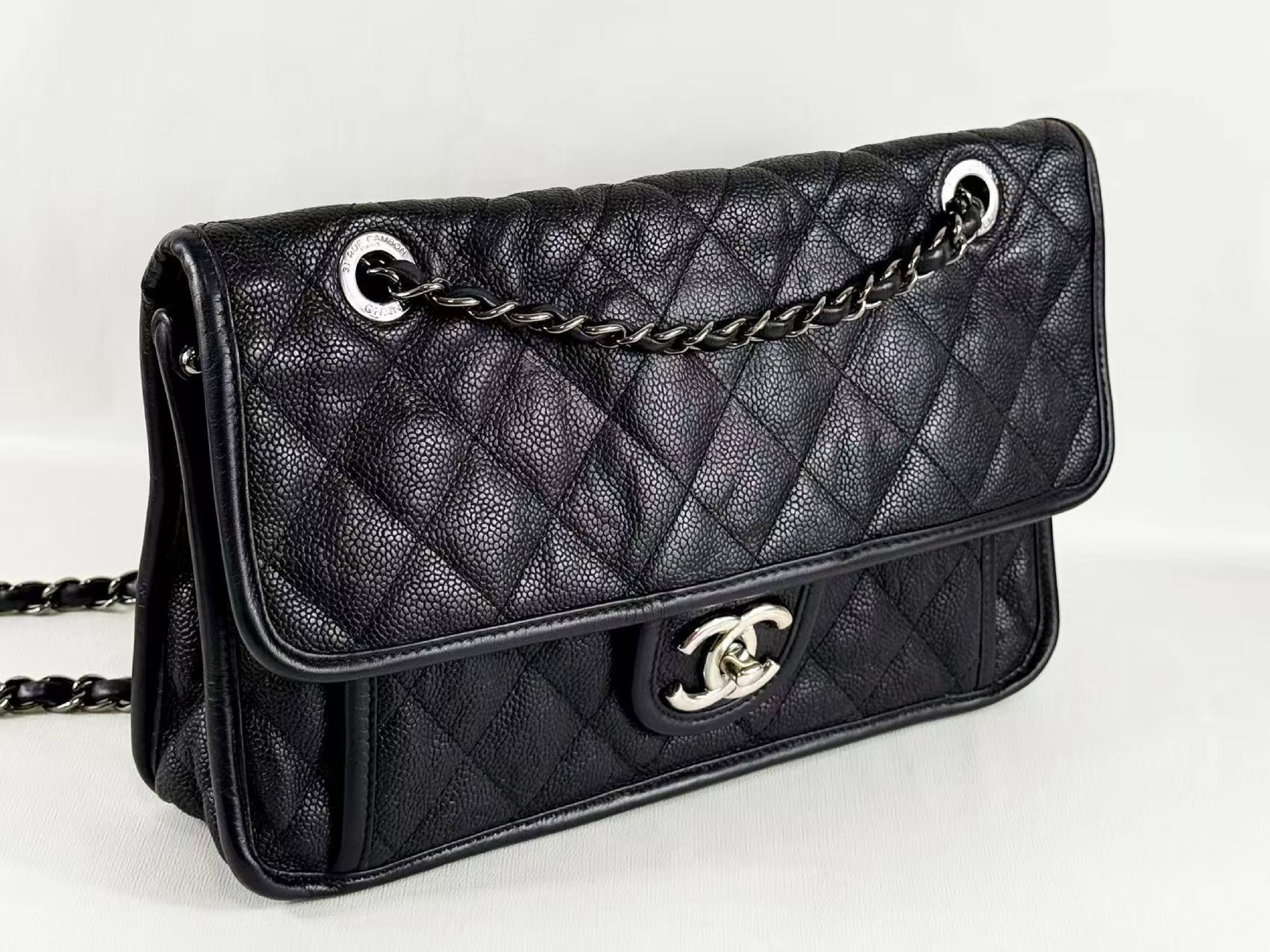 Black Caviar Skin French Riviera Shoulder Bag, W28/H18/D6cm (approx.), serial number in the 19 range, with dust bag and seal, silver hardware, 19920653. — view 6