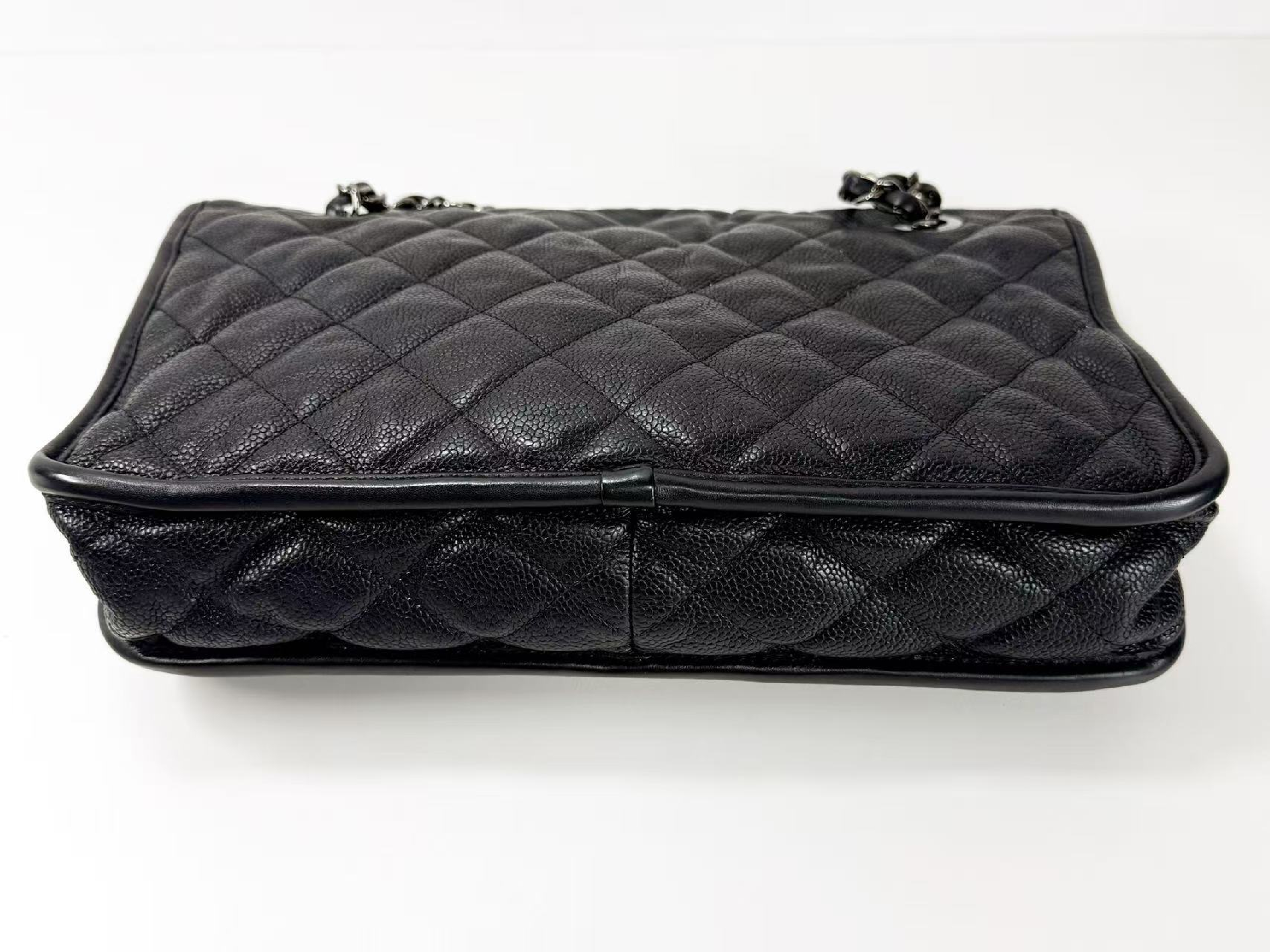 Black Caviar Skin French Riviera Shoulder Bag, W28/H18/D6cm (approx.), serial number in the 19 range, with dust bag and seal, silver hardware, 19920653. — view 10