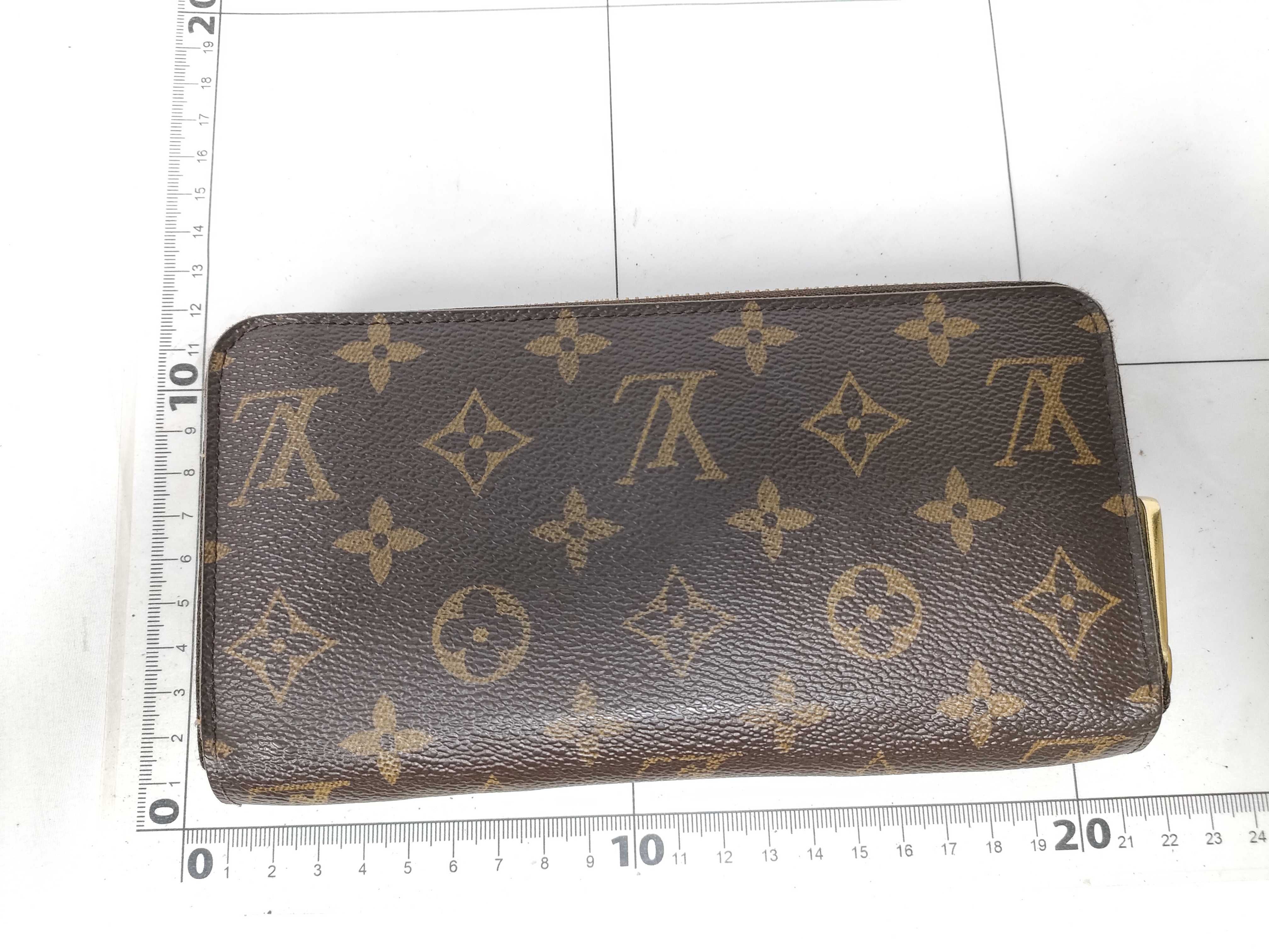 Monogram Zippy Wallet M41895 Louis Vuitton Wallet — view 2