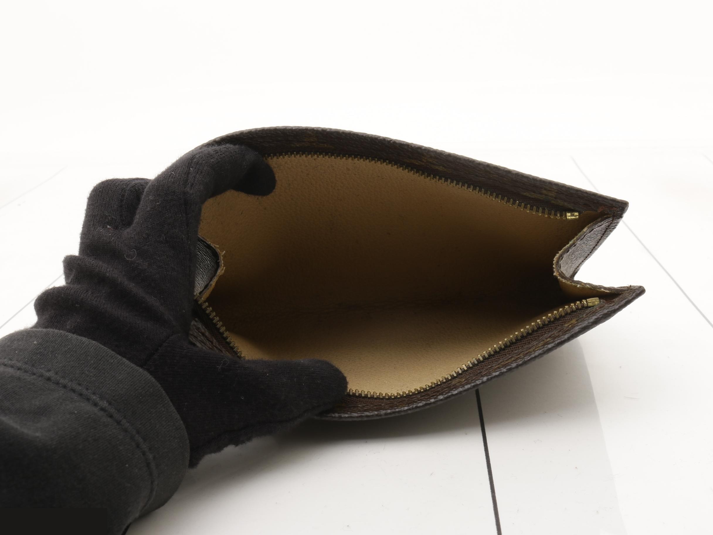 Bucket with included pouch — view 4