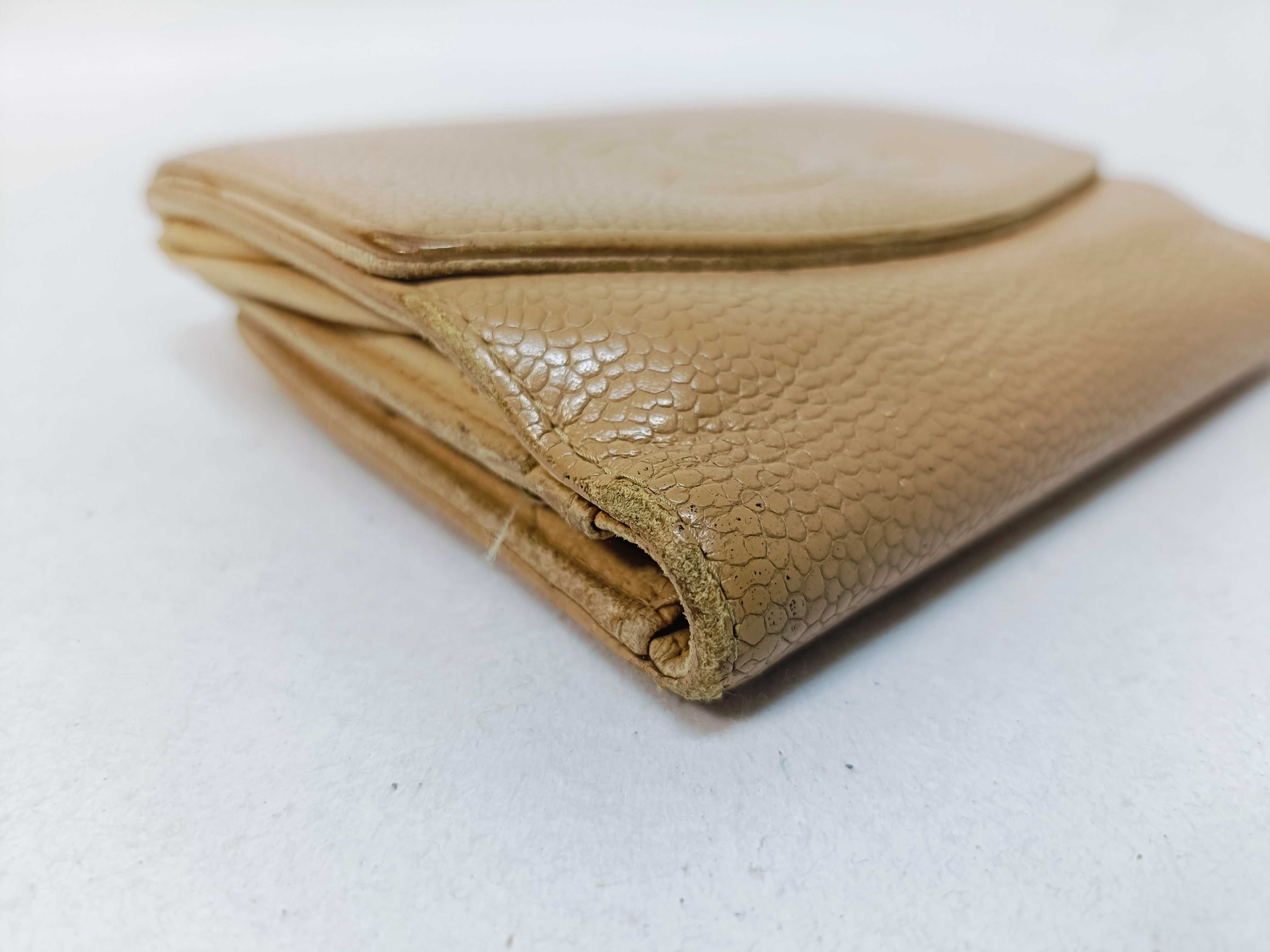 Caviar Skin Coco Mark Vintage Bi-fold Wallet Beige — view 4