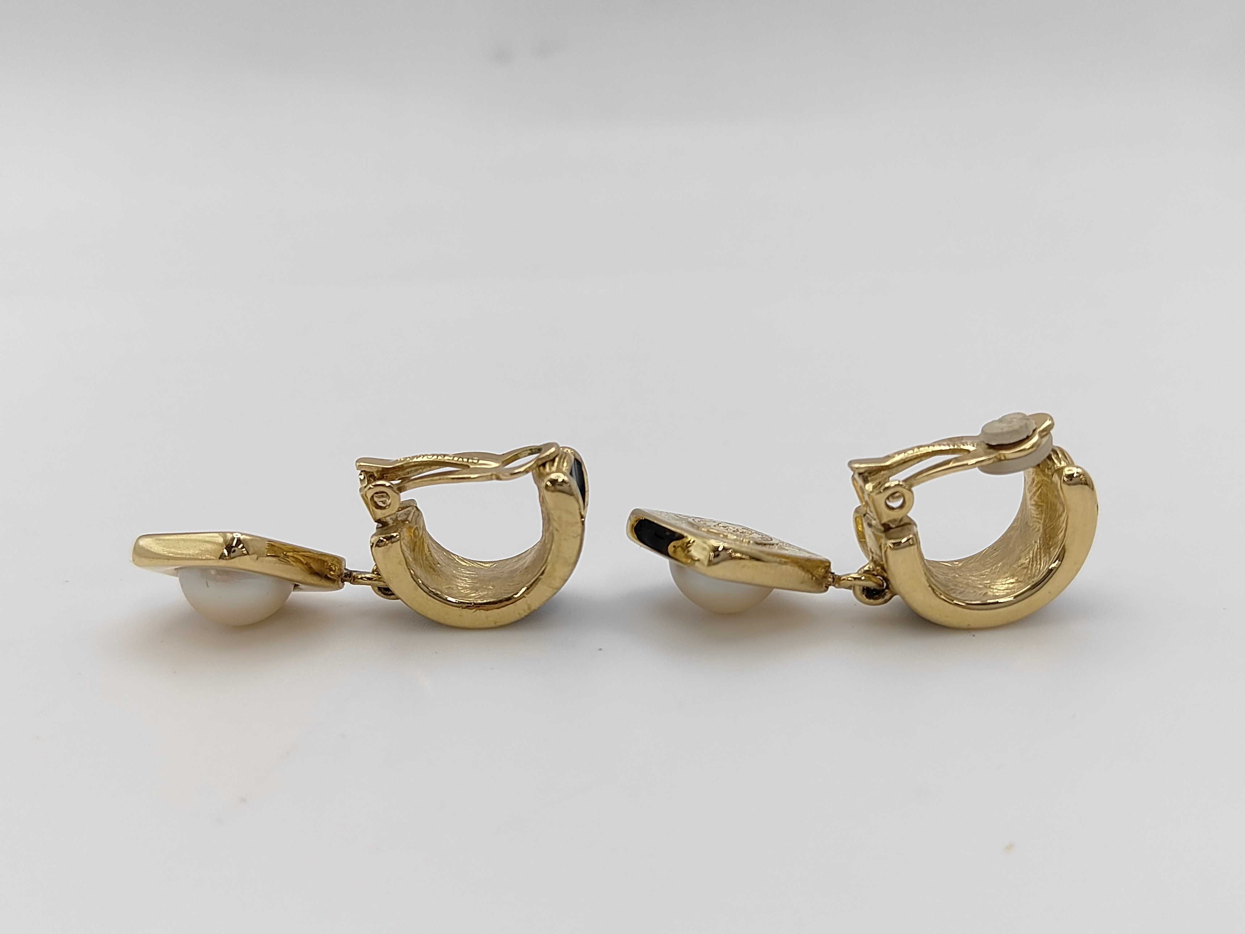 Earrings — view 3