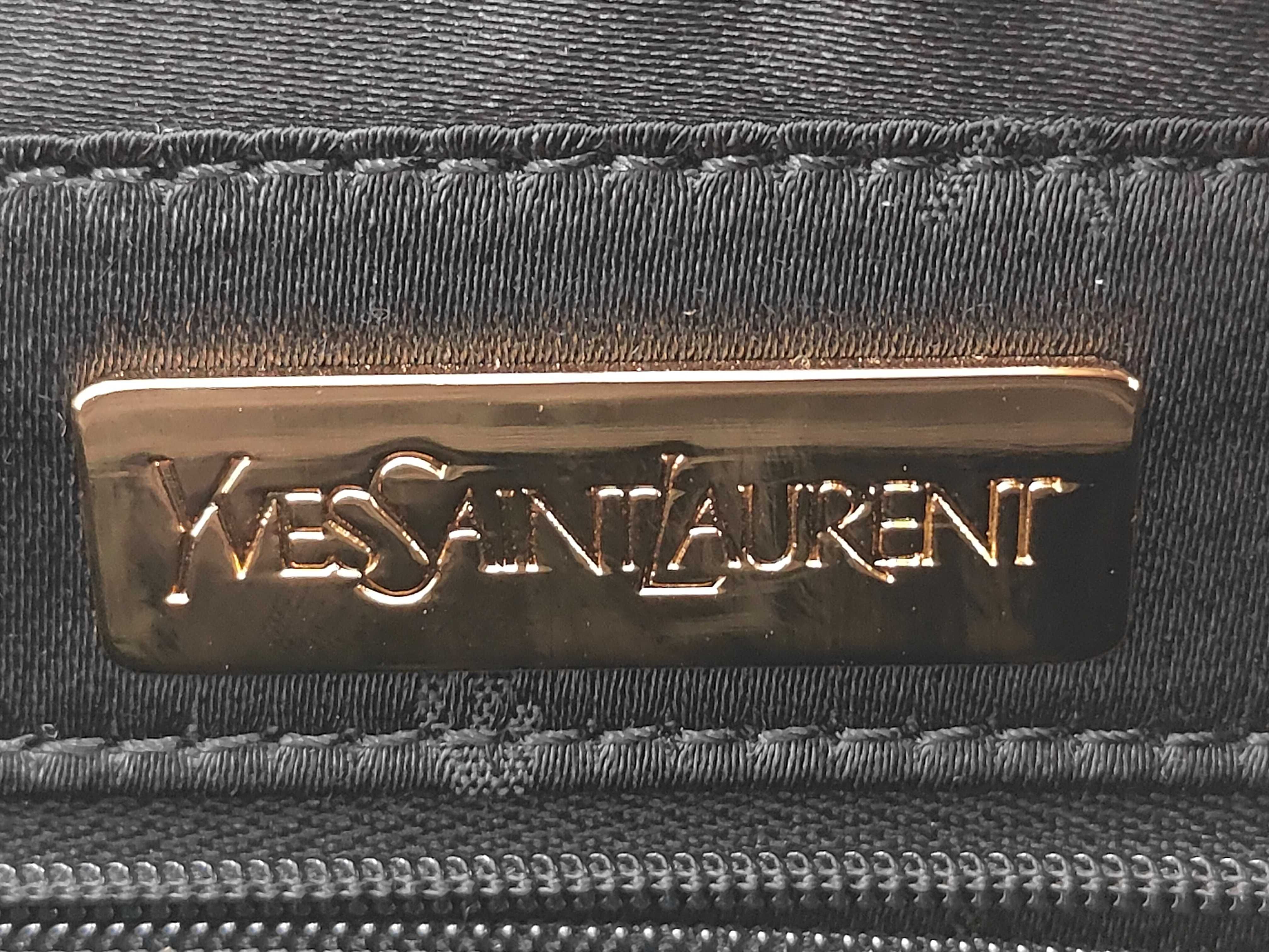 Leather Vintage One-Shoulder Square Logo Shoulder Bag — view 9