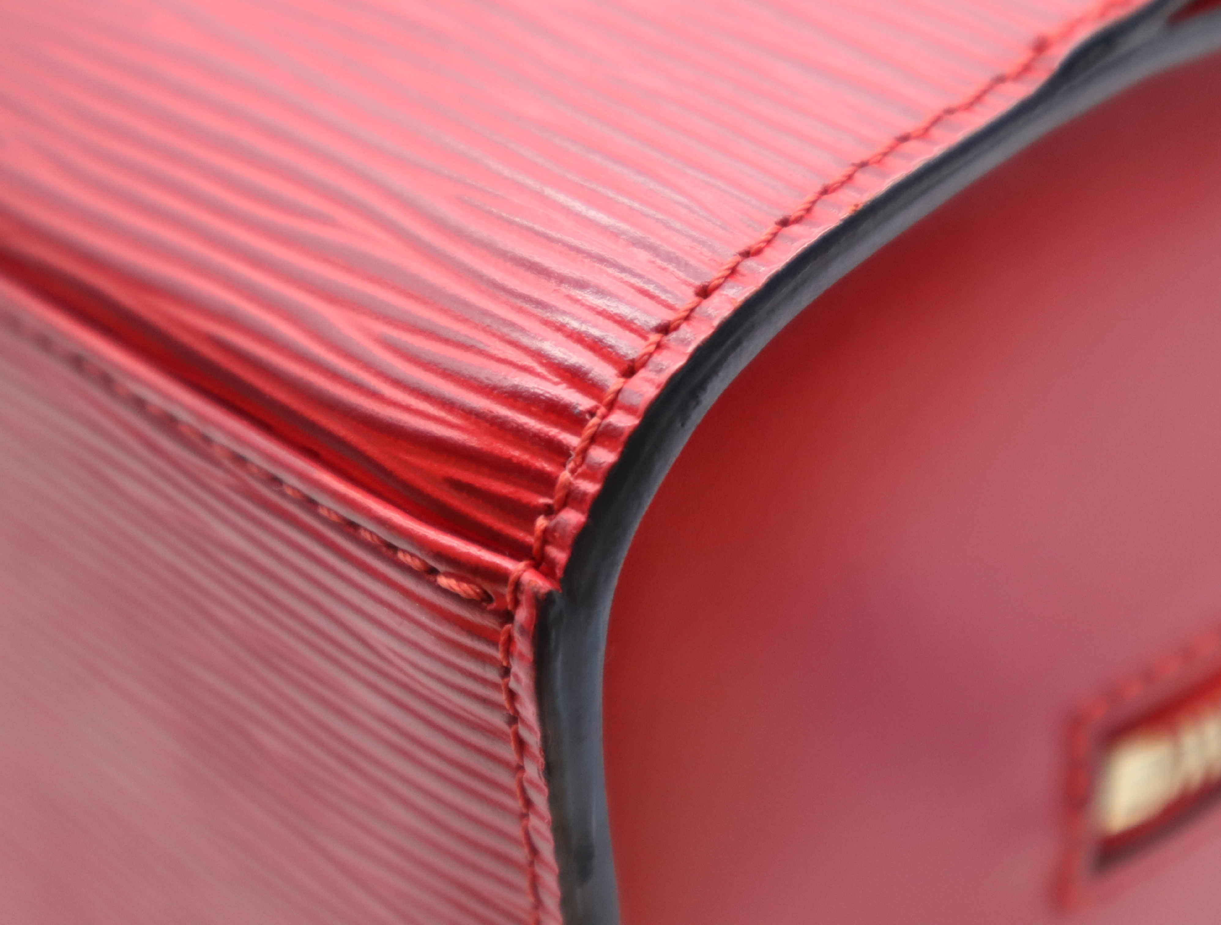 M52057 Epi Pont Neuf Castilian Red Handbag — view 7