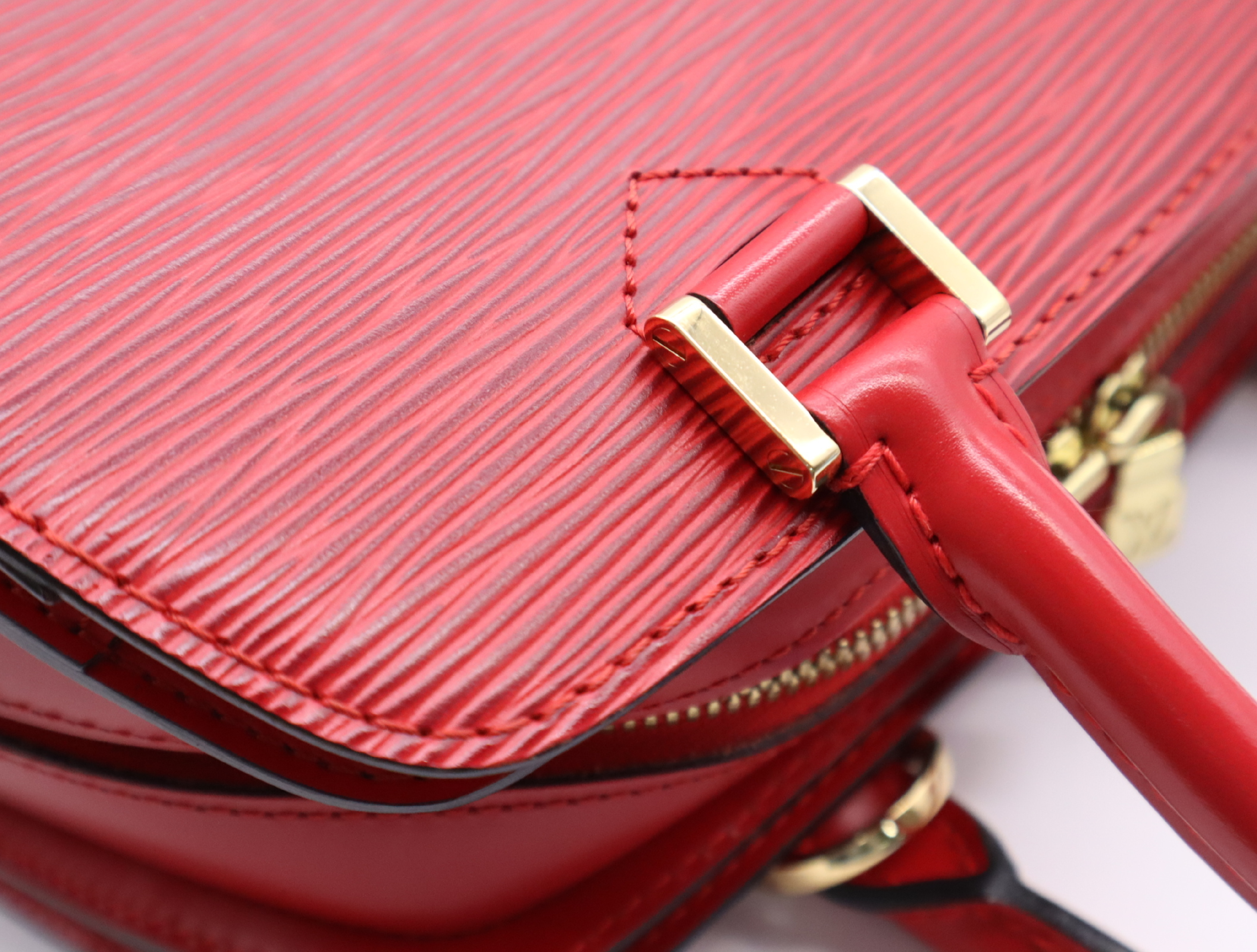 M52057 Epi Pont Neuf Castilian Red Handbag — view 8