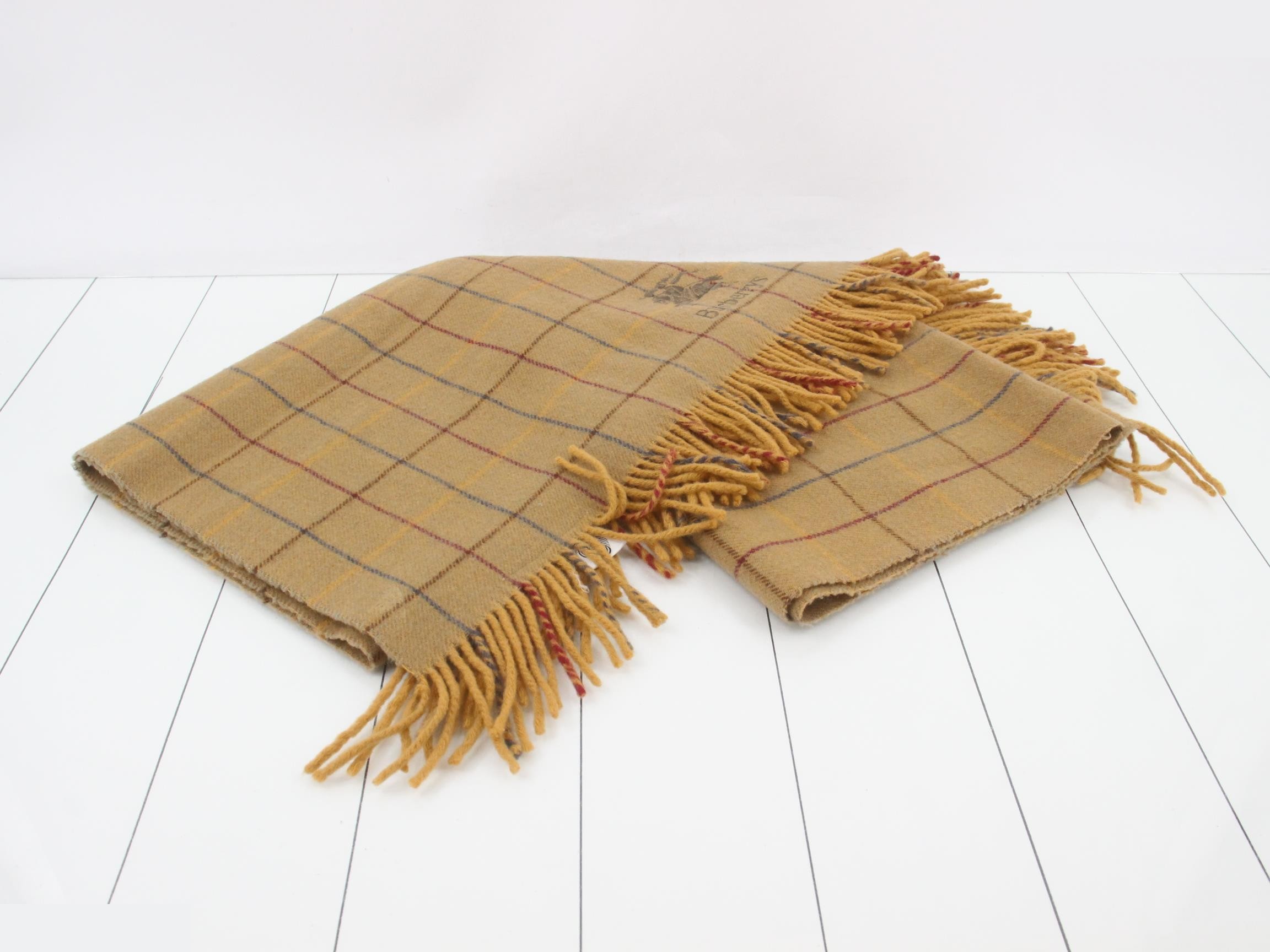 lap blanket/shawl, beige — view 2
