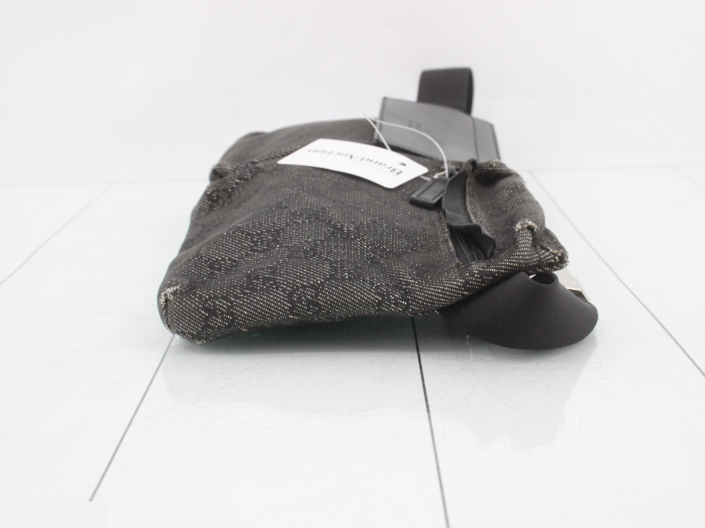 GG Canvas Waist Bag — view 3