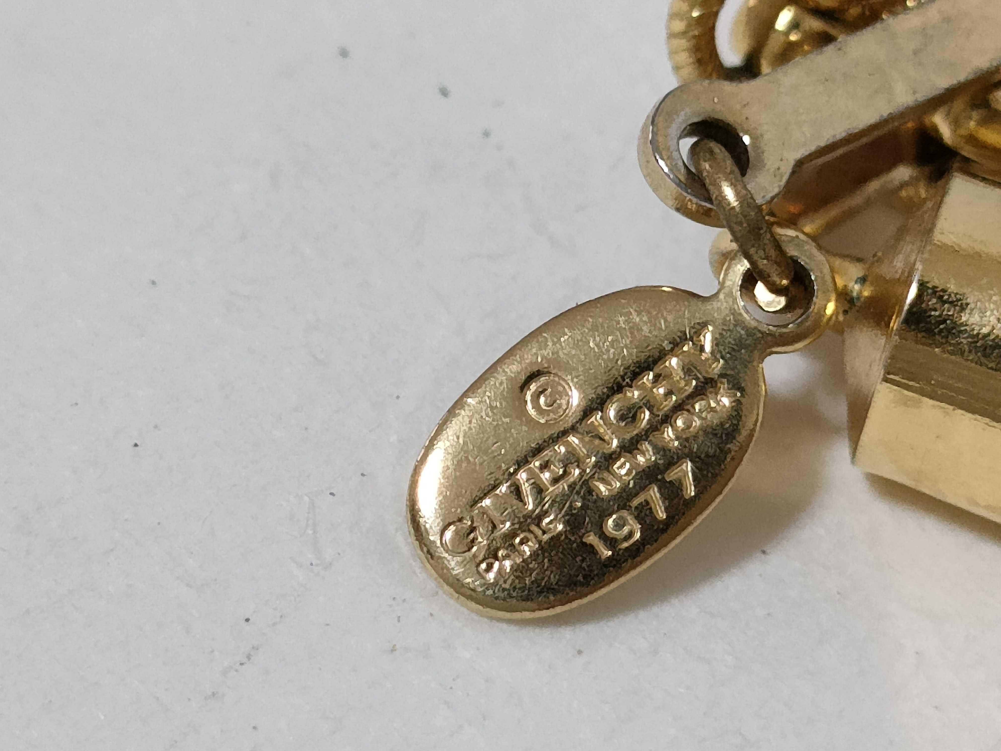 Necklace — view 3