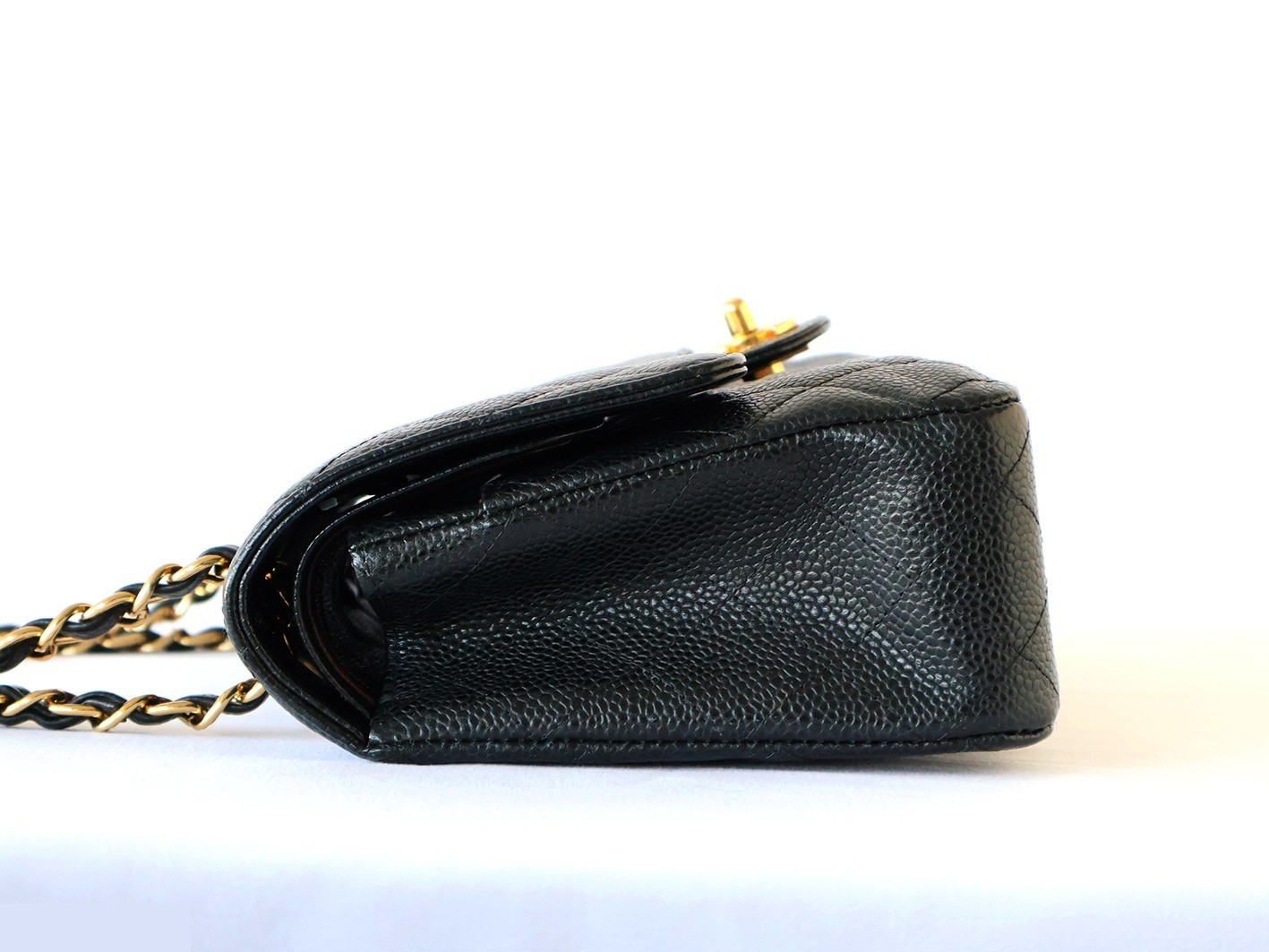 Caviar leather Matelassé 25 Double flap Double chain shoulder bag, black — view 7