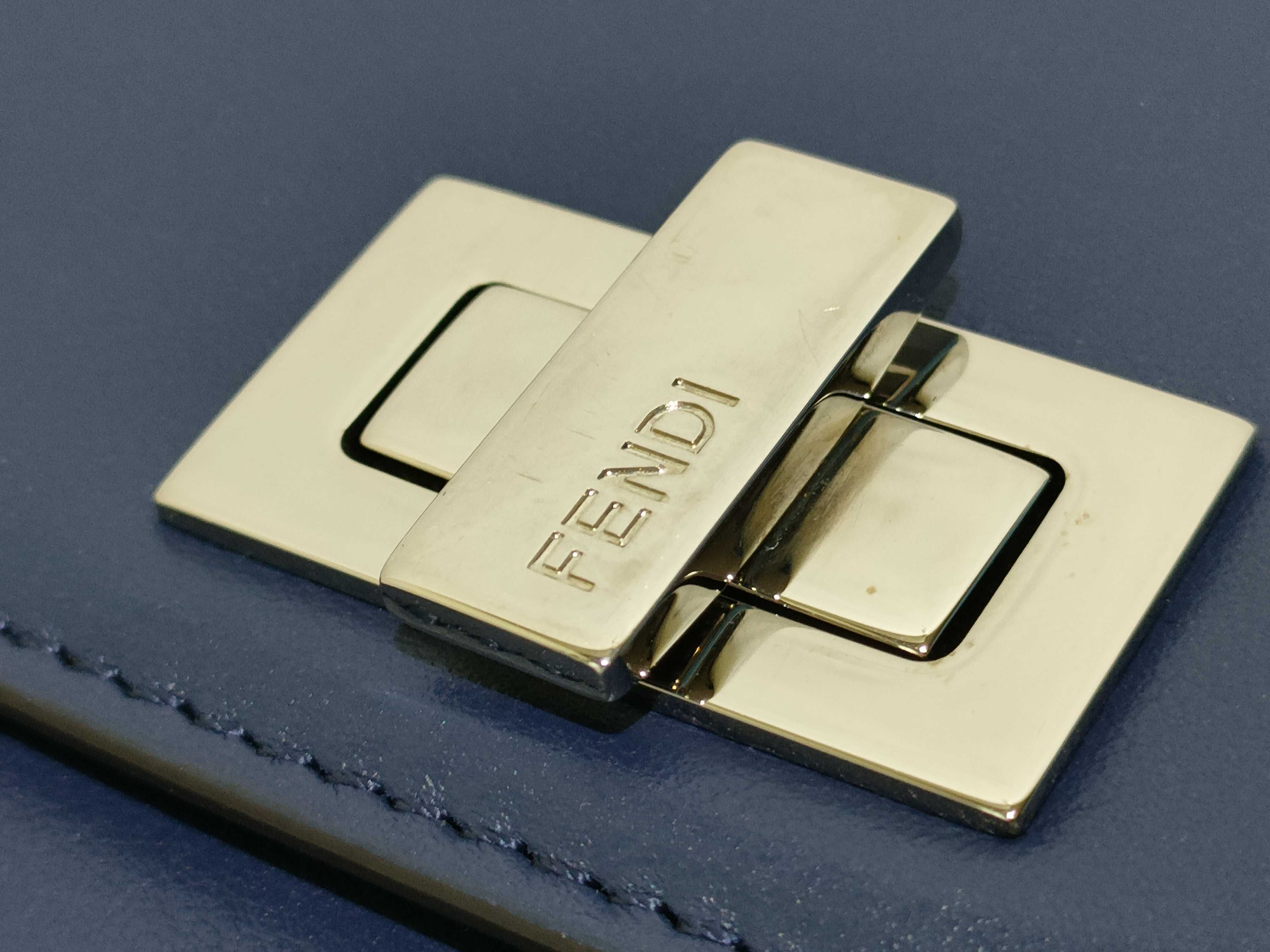 Peekaboo Long Wallet 8M0377 — view 7