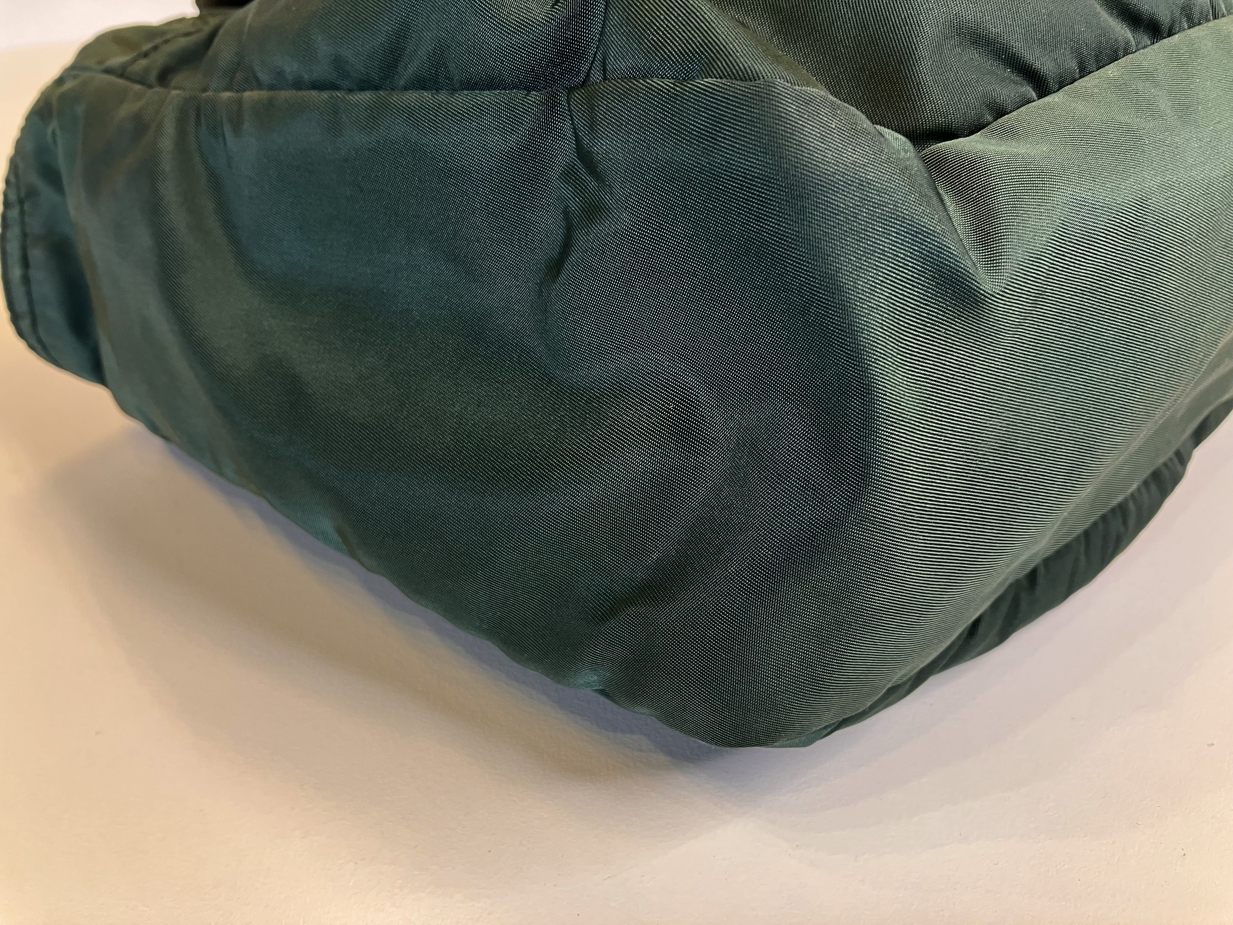 handbag, green handbag — view 2