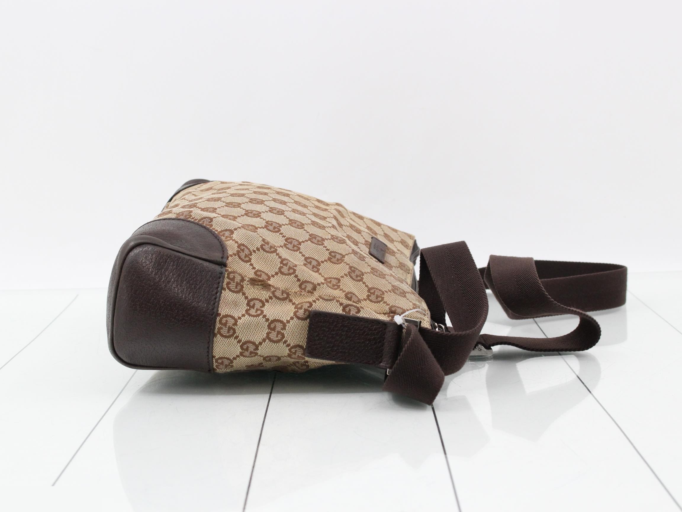 GG Canvas Shoulder Bag — view 3