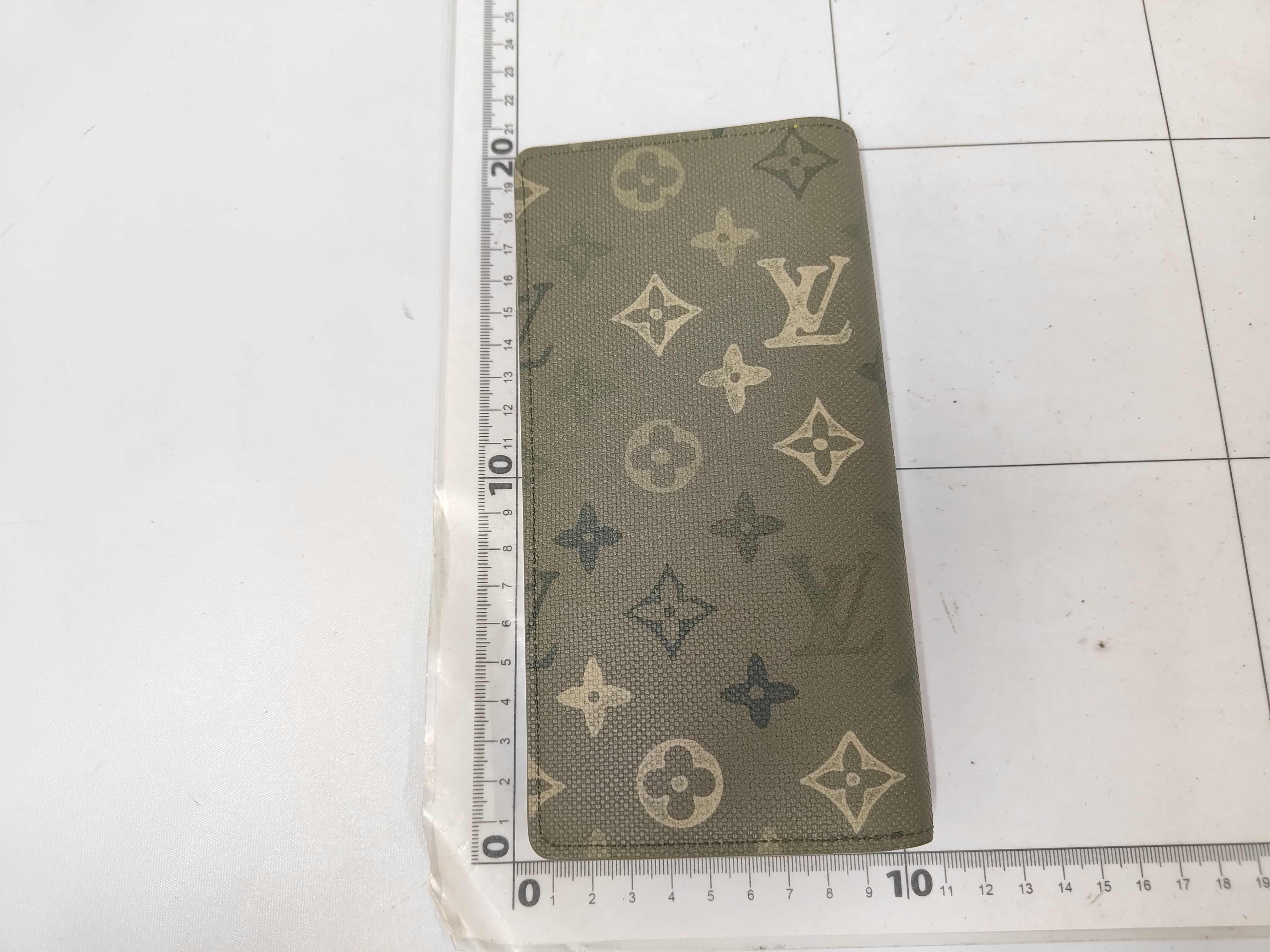 LV Surplus Portefeuille Brazza Khaki M27055/RFID Wallet — view 2