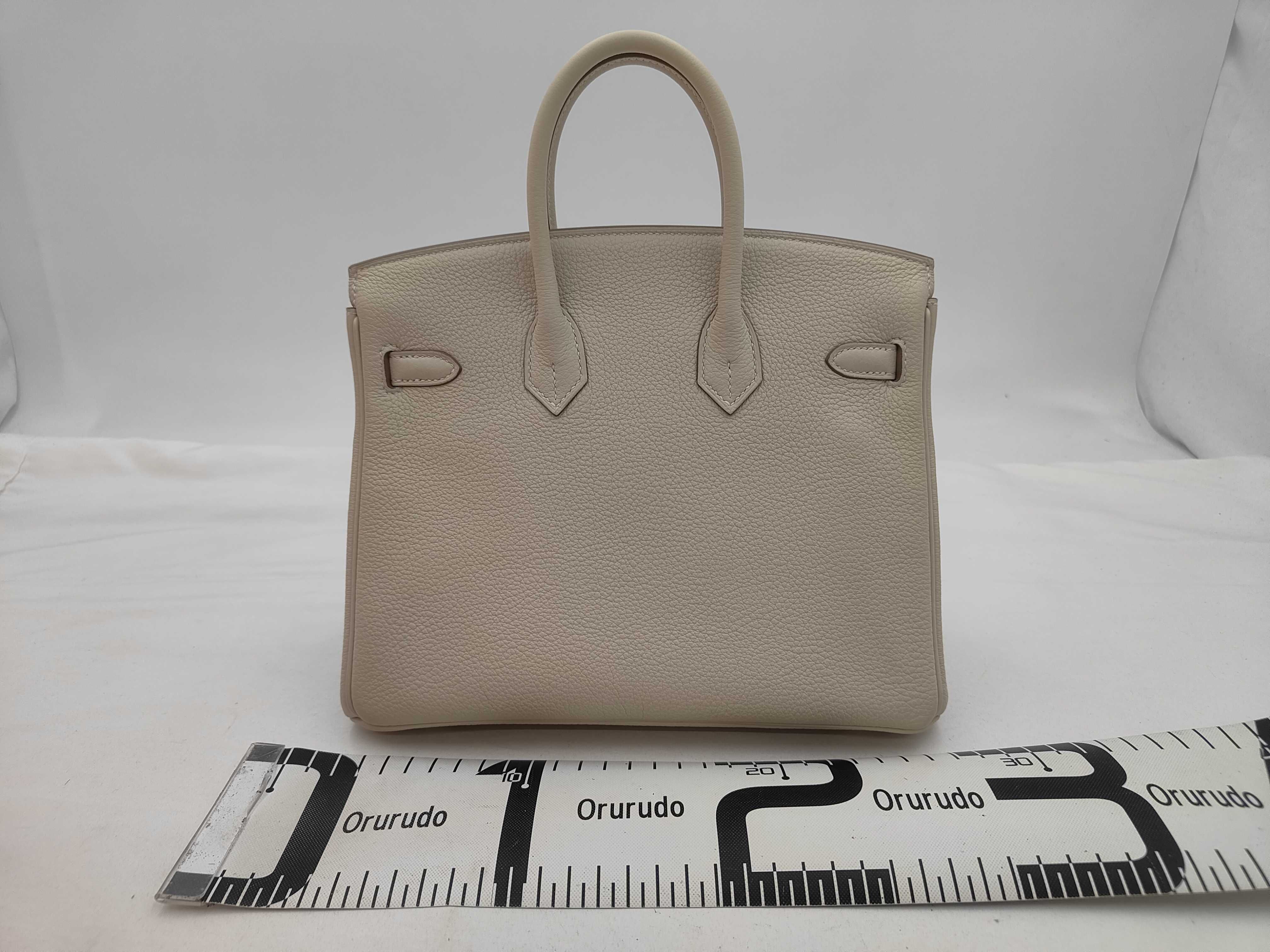Birkin 25 Togo Leather Craie Gold Hardware U Stamp Handbag — view 2