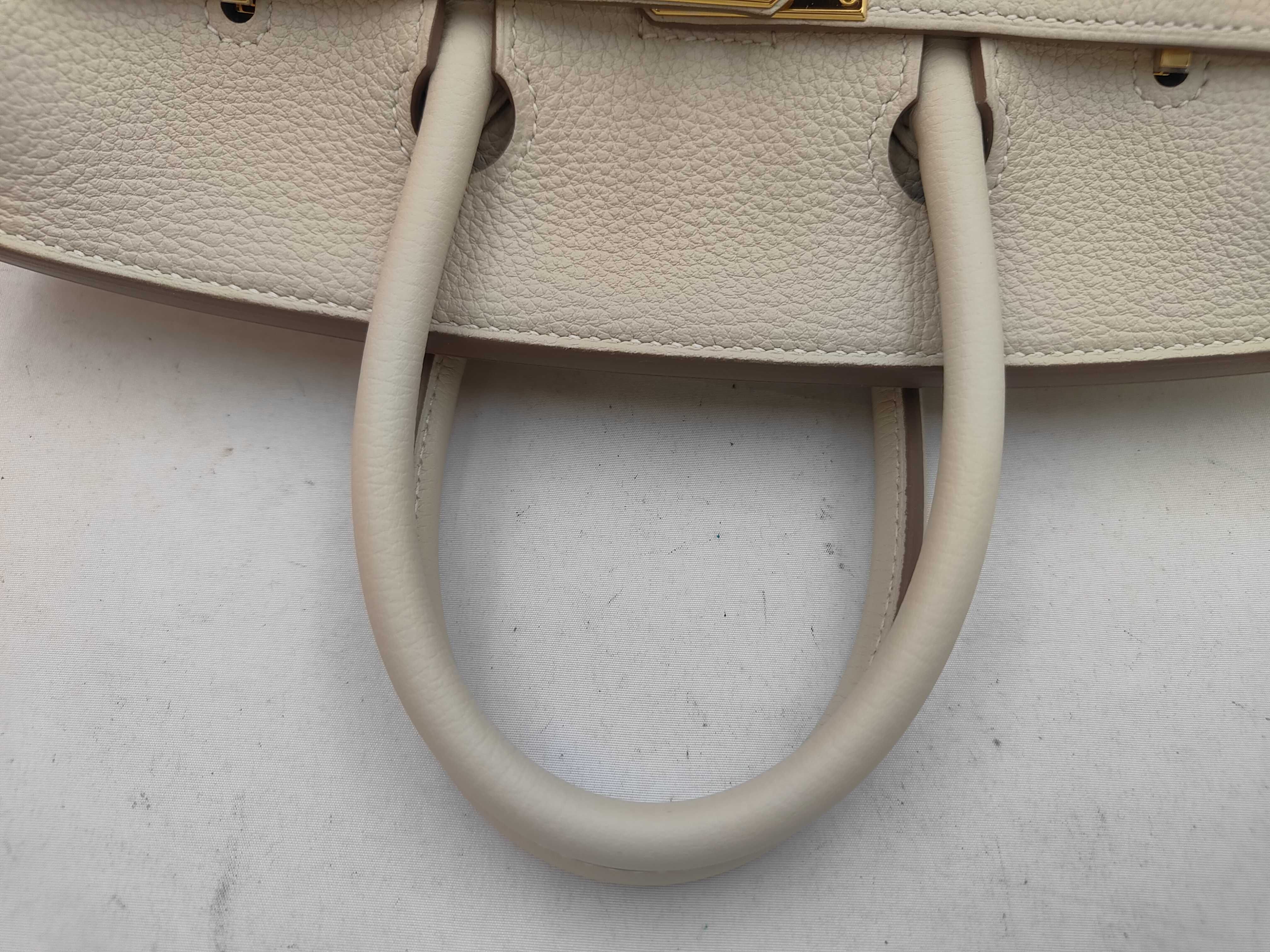 Birkin 25 Togo Leather Craie Gold Hardware U Stamp Handbag — view 3