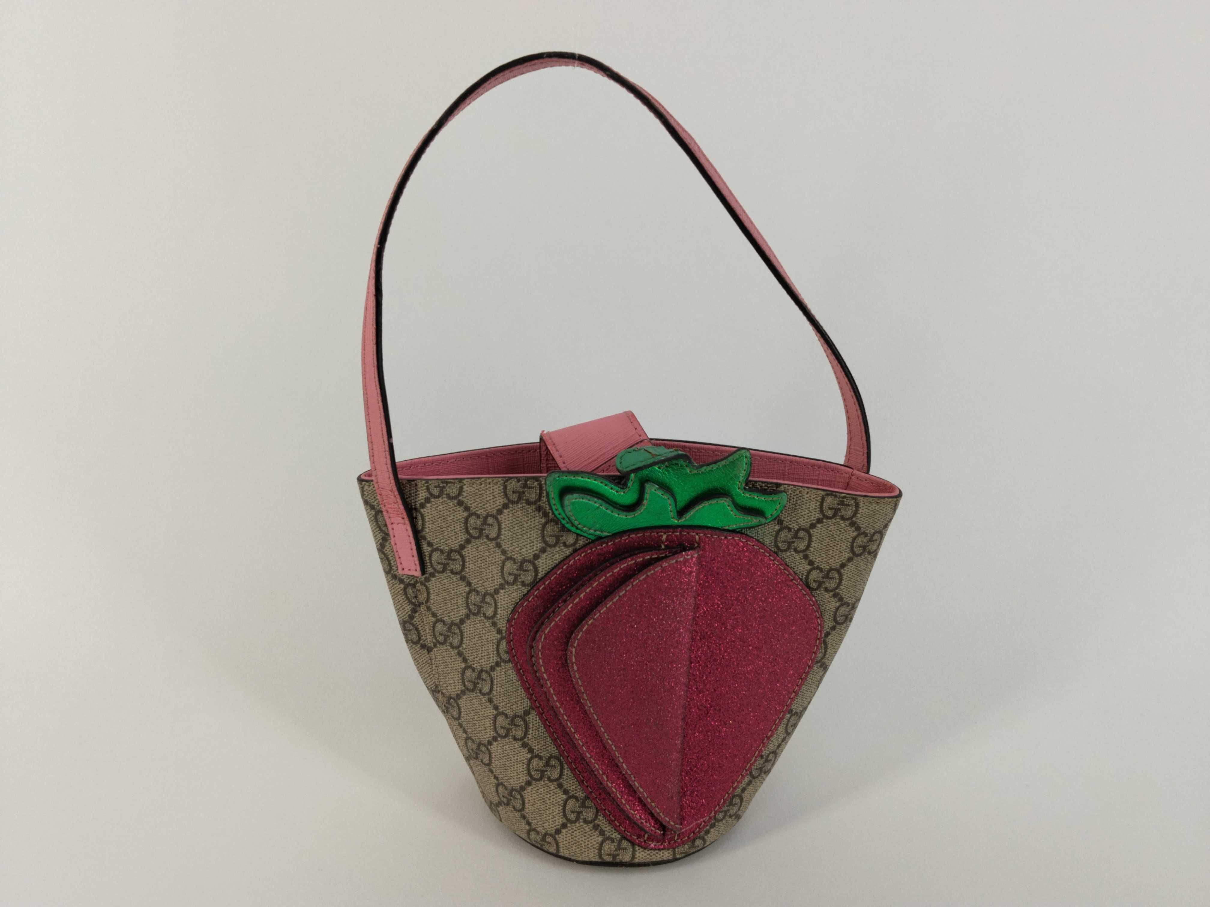 GG Supreme GUCCI GG Supreme Handbag