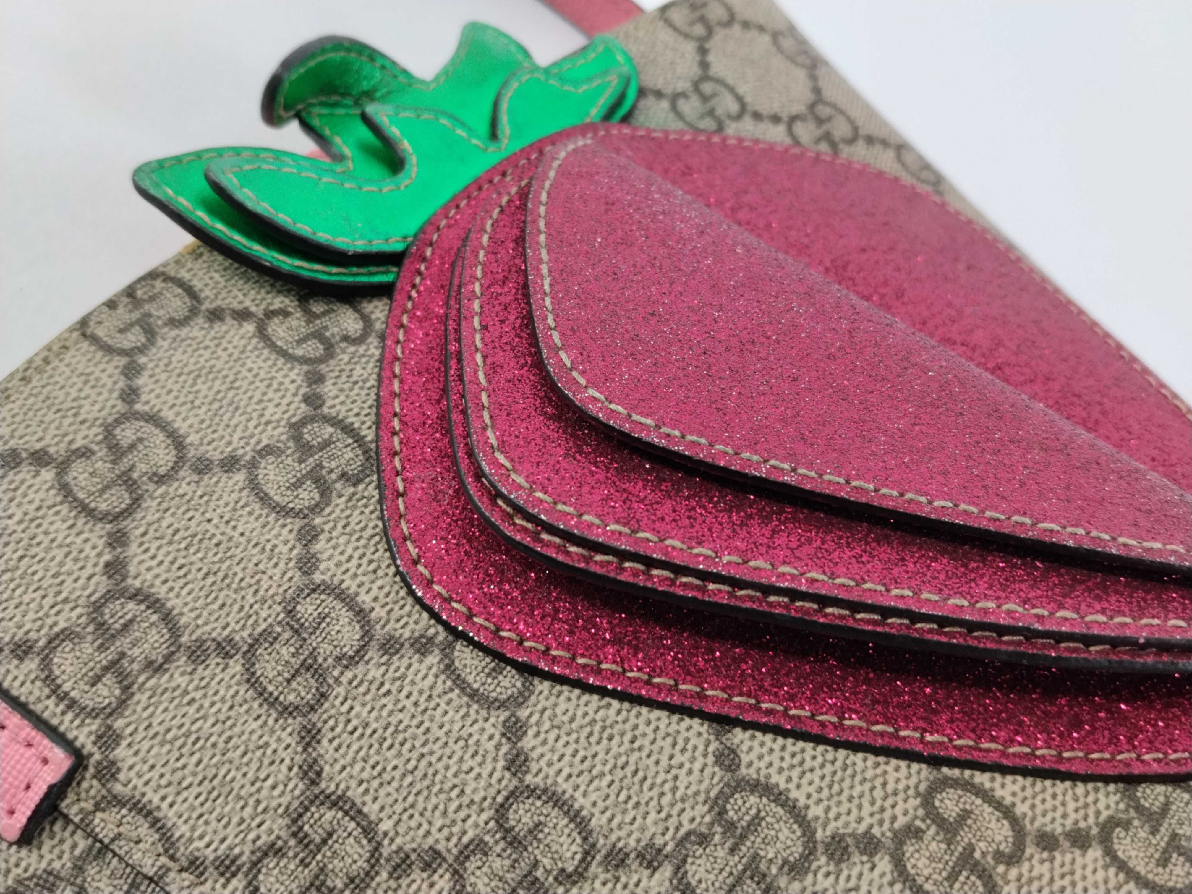 GG Supreme GUCCI GG Supreme Handbag — view 12