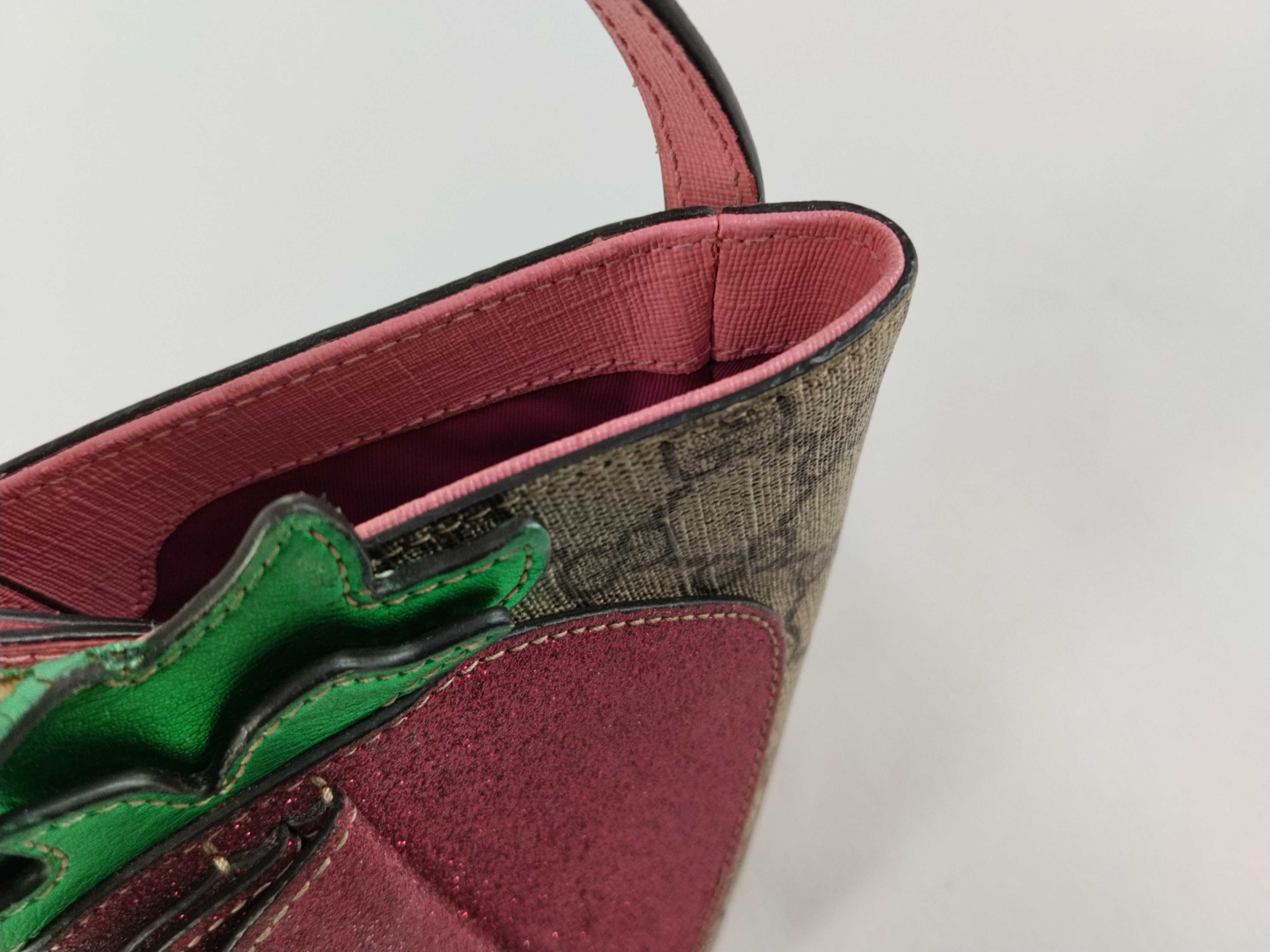 GG Supreme GUCCI GG Supreme Handbag — view 7