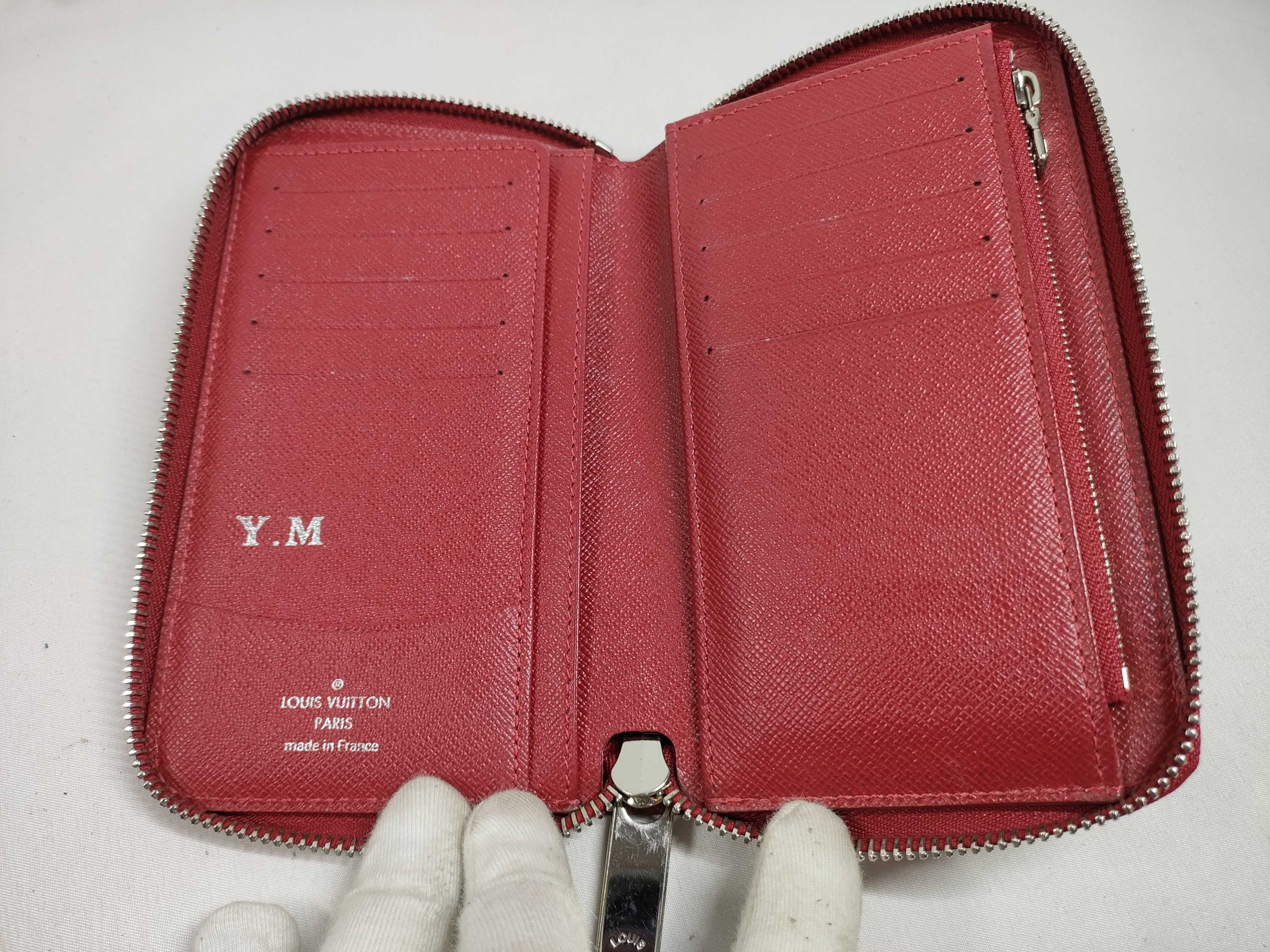 Epi Round Zip Red Wallet — view 8