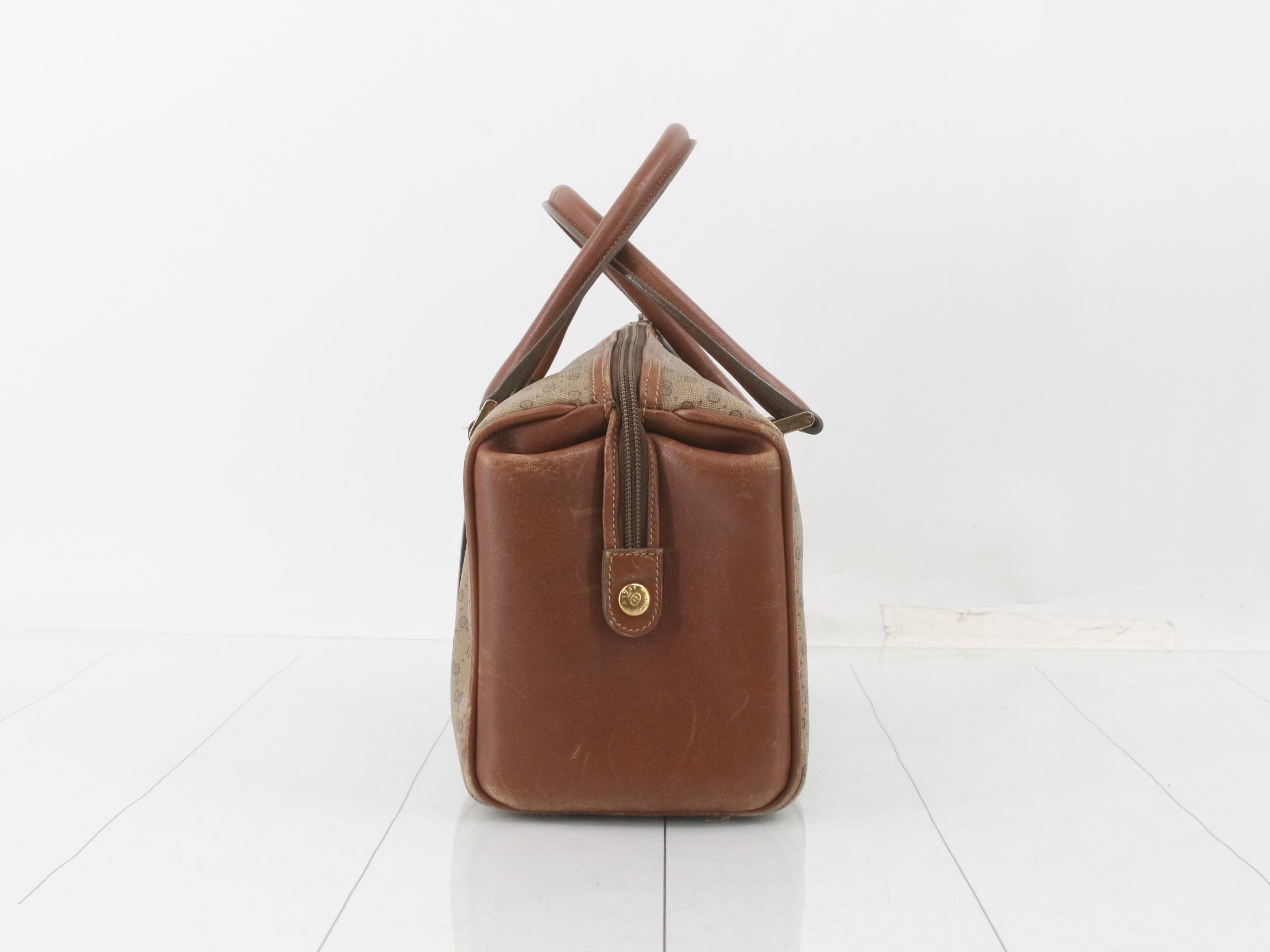 handbag — view 3