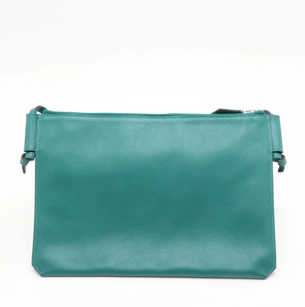 Unused, with original bag. UltraPlat GM Evercolor Vert Verone, silver hardware. — view 2