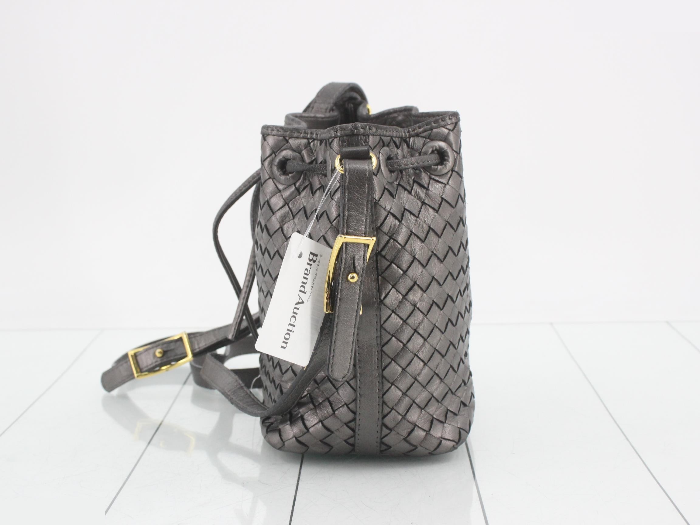 Intrecciato drawstring shoulder bag — view 3