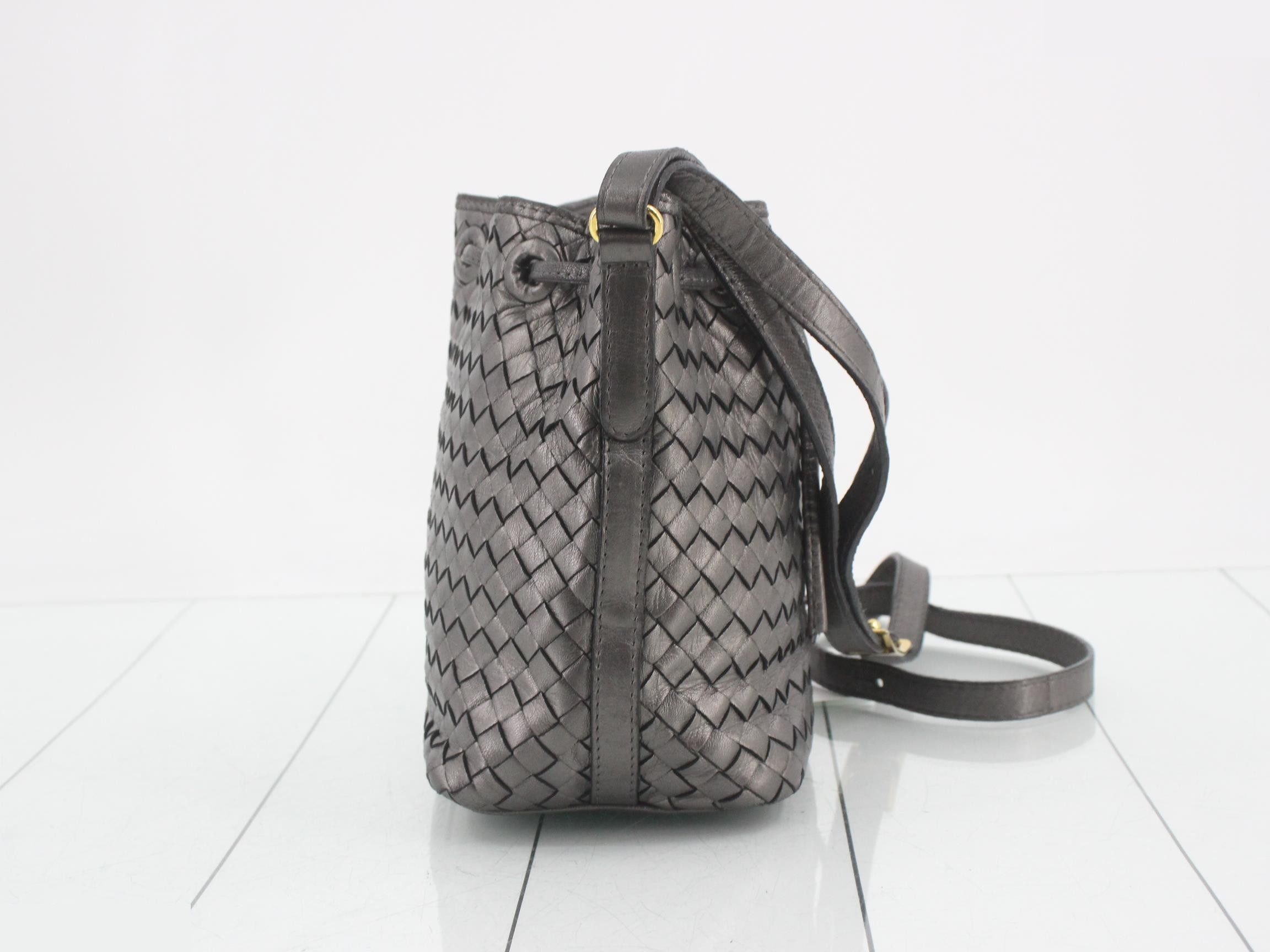 Intrecciato drawstring shoulder bag — view 4