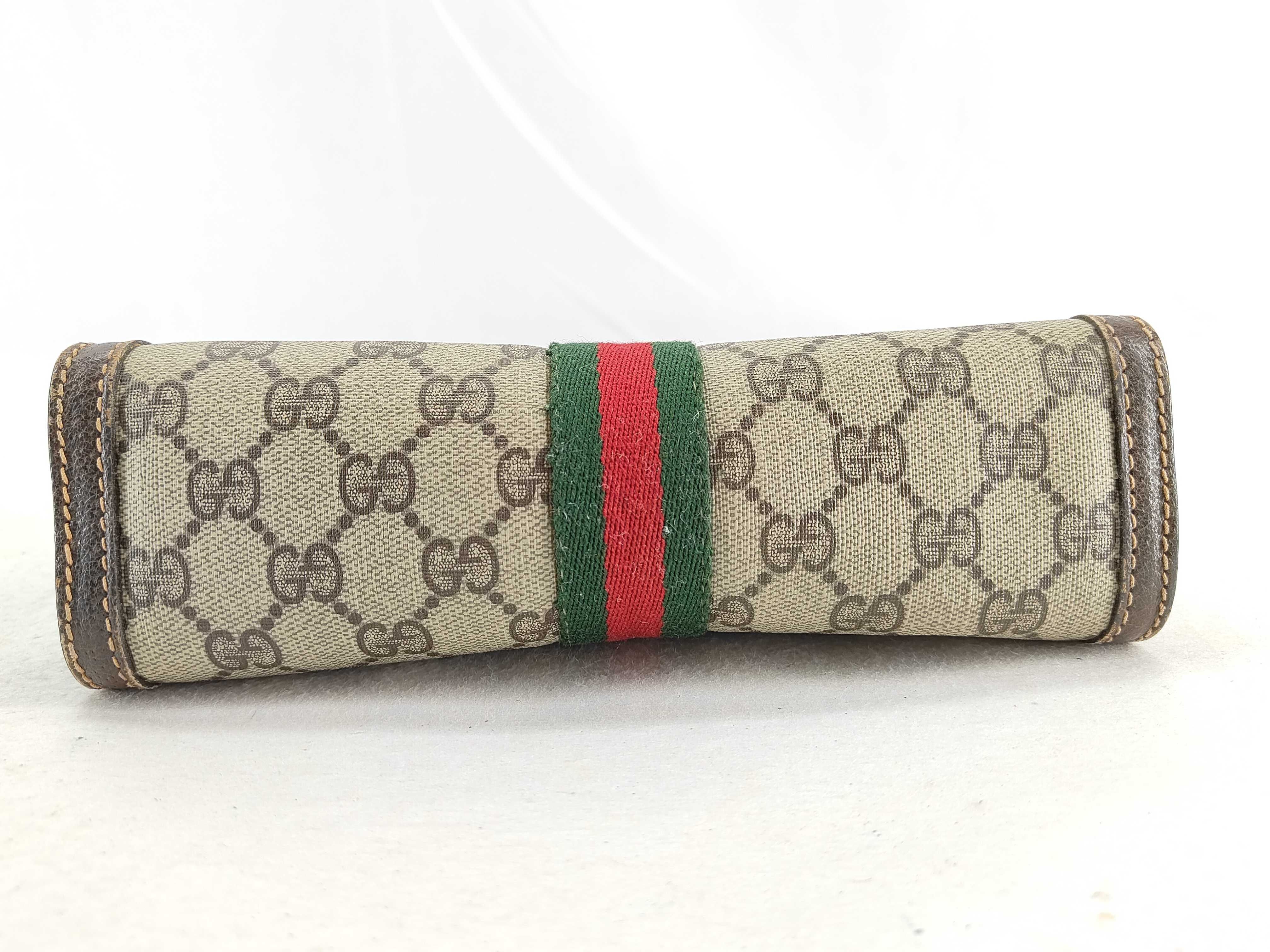 GG Supreme Gucci Sherry Clutch Bag — view 4