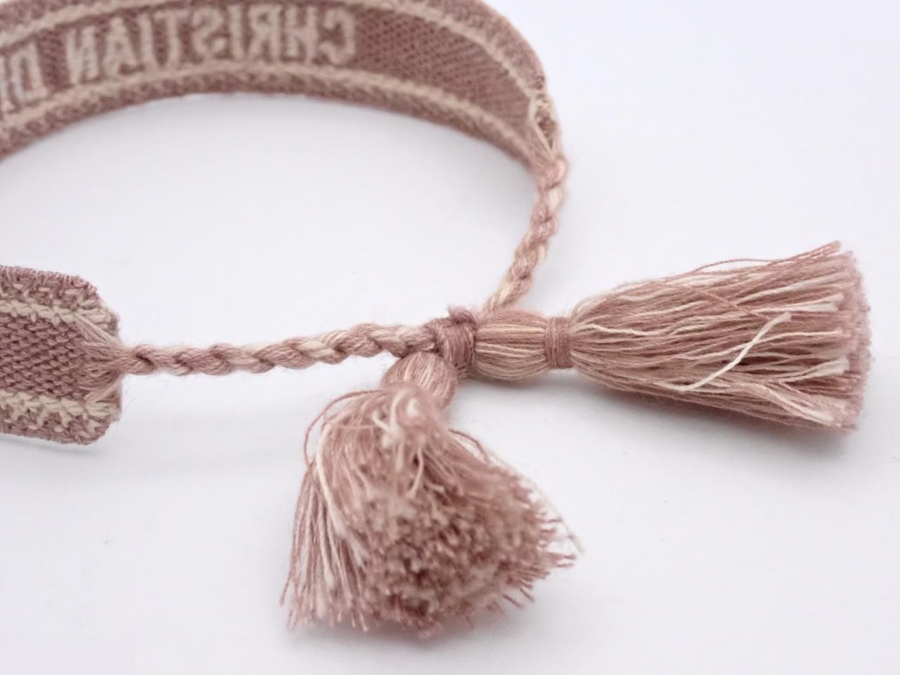 Embroidered bracelet, pink beige, wrist circumference approximately 21 cm — view 3