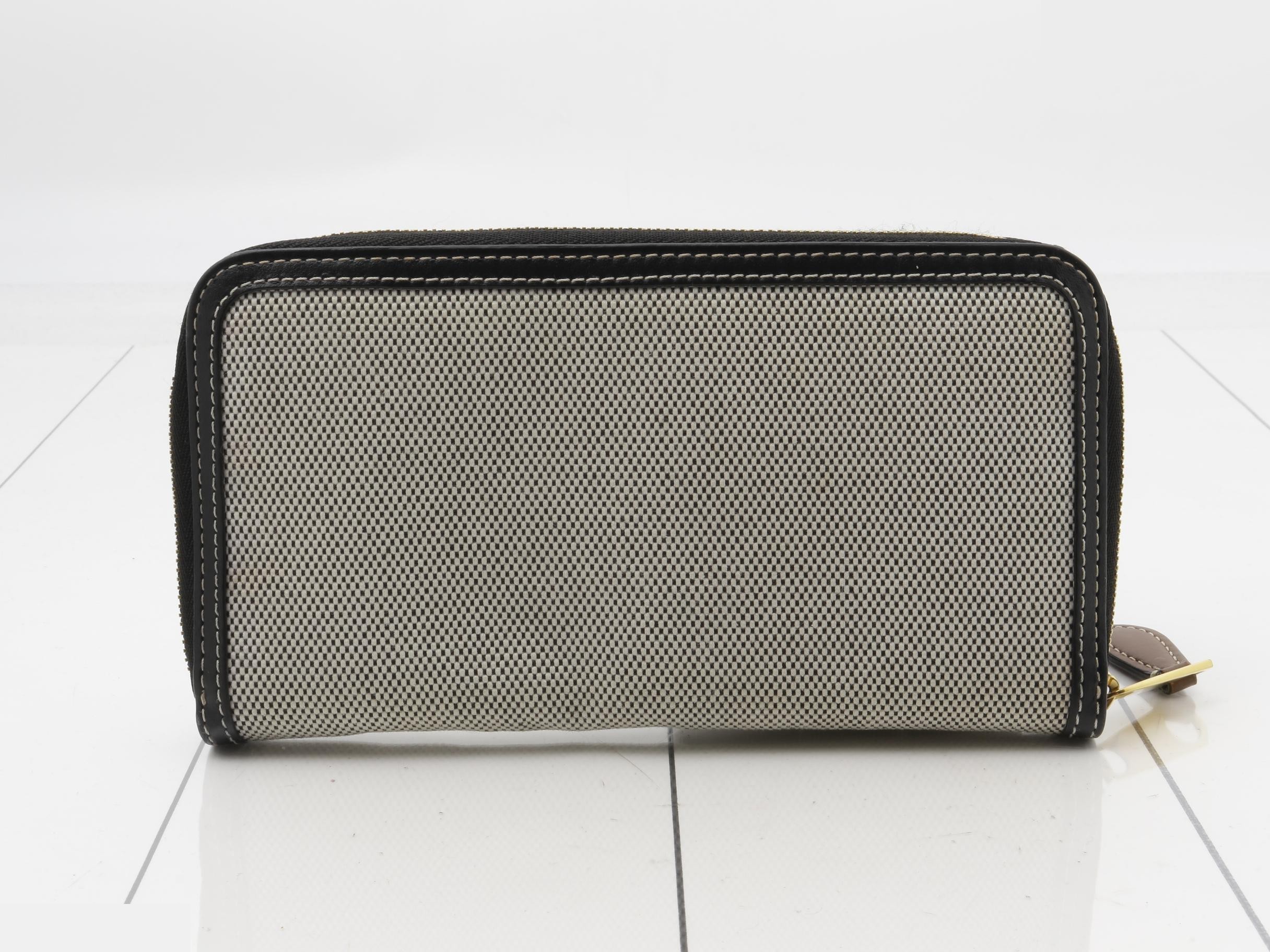 8039493 Round Zip Long Wallet, Horseferry Print, Canvas — view 2