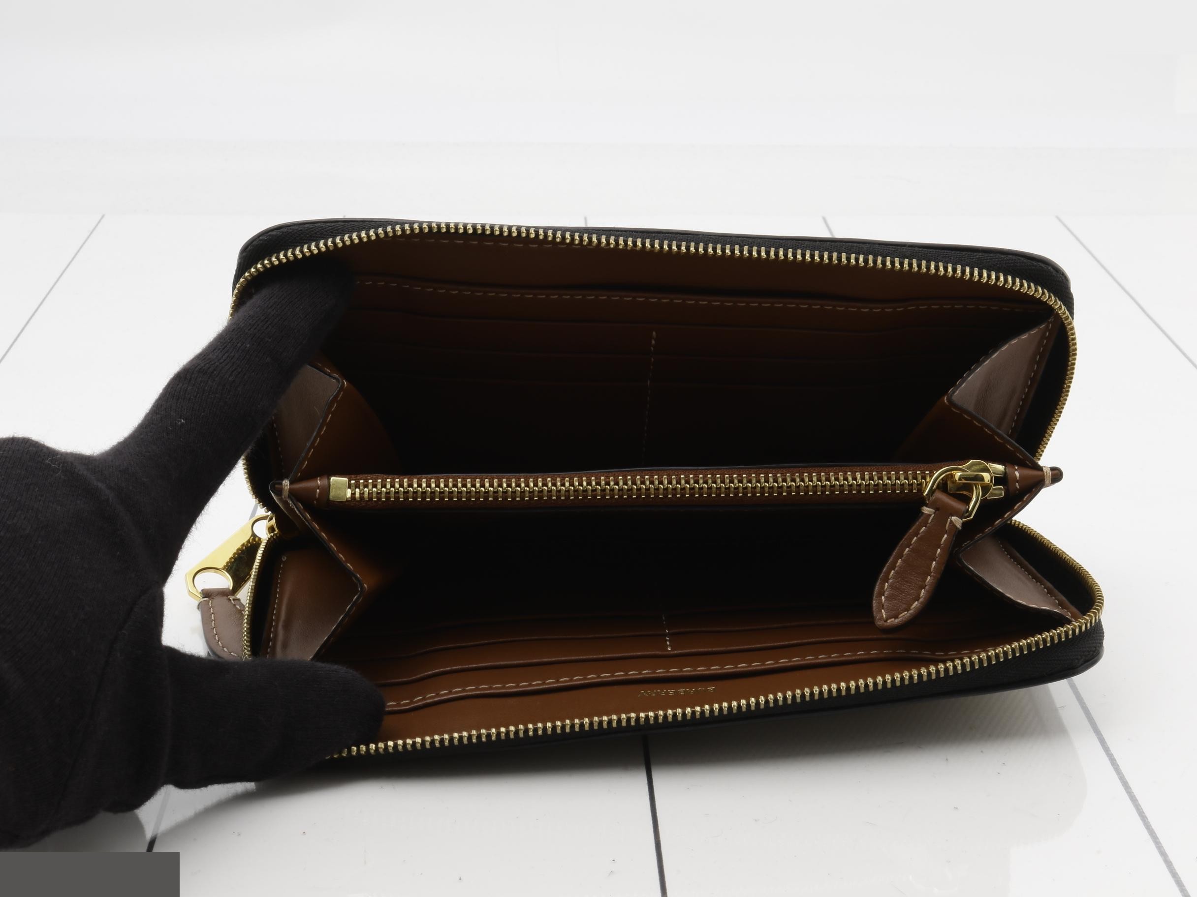 8039493 Round Zip Long Wallet, Horseferry Print, Canvas — view 4