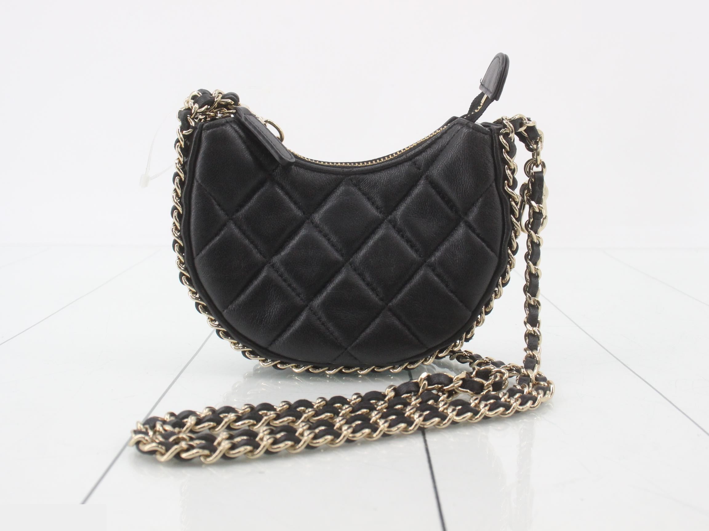 Matelassé Hobo Chain Shoulder Bag with Random Plate Design