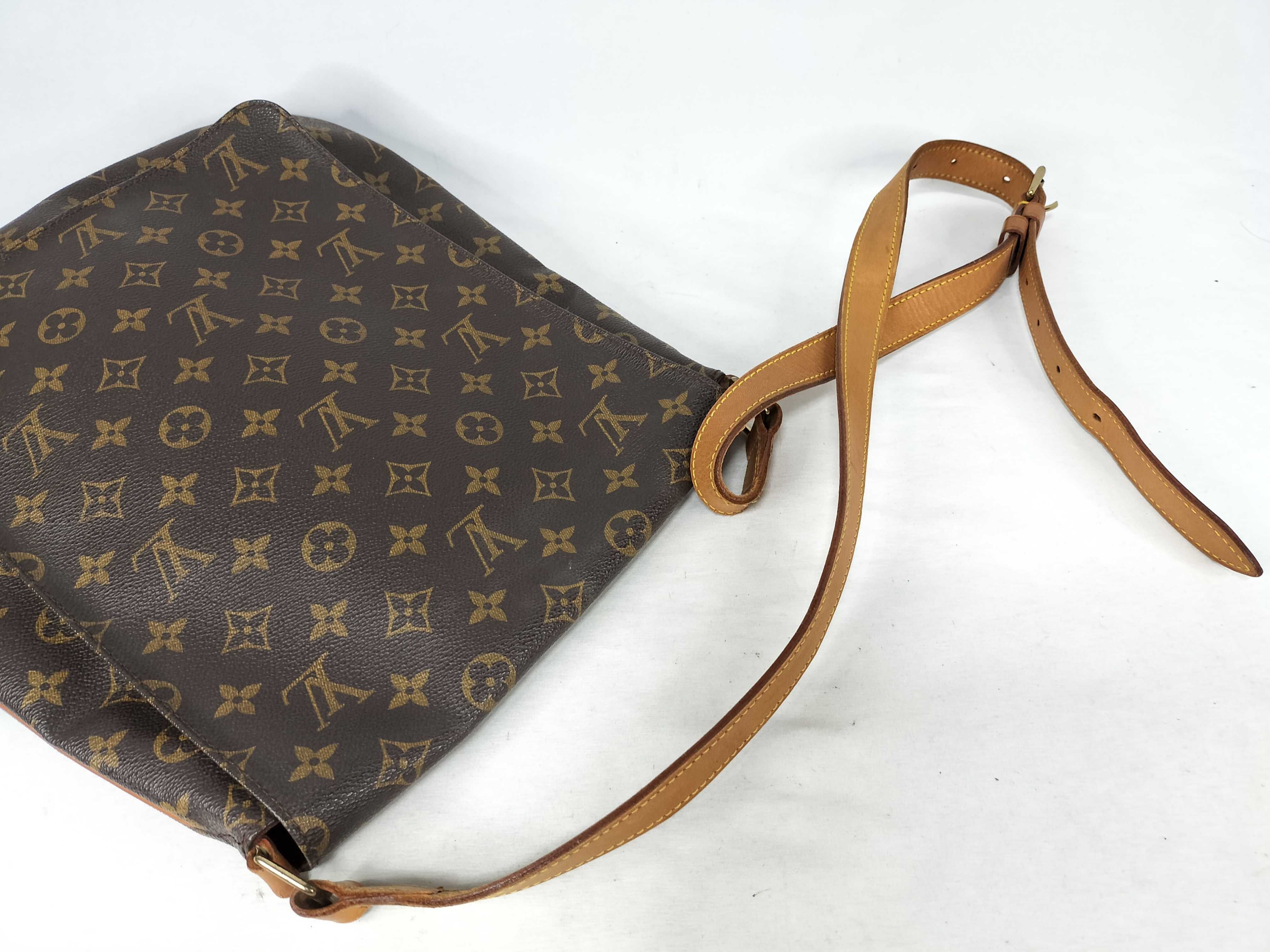 M51256 Musette Shoulder Bag — view 3