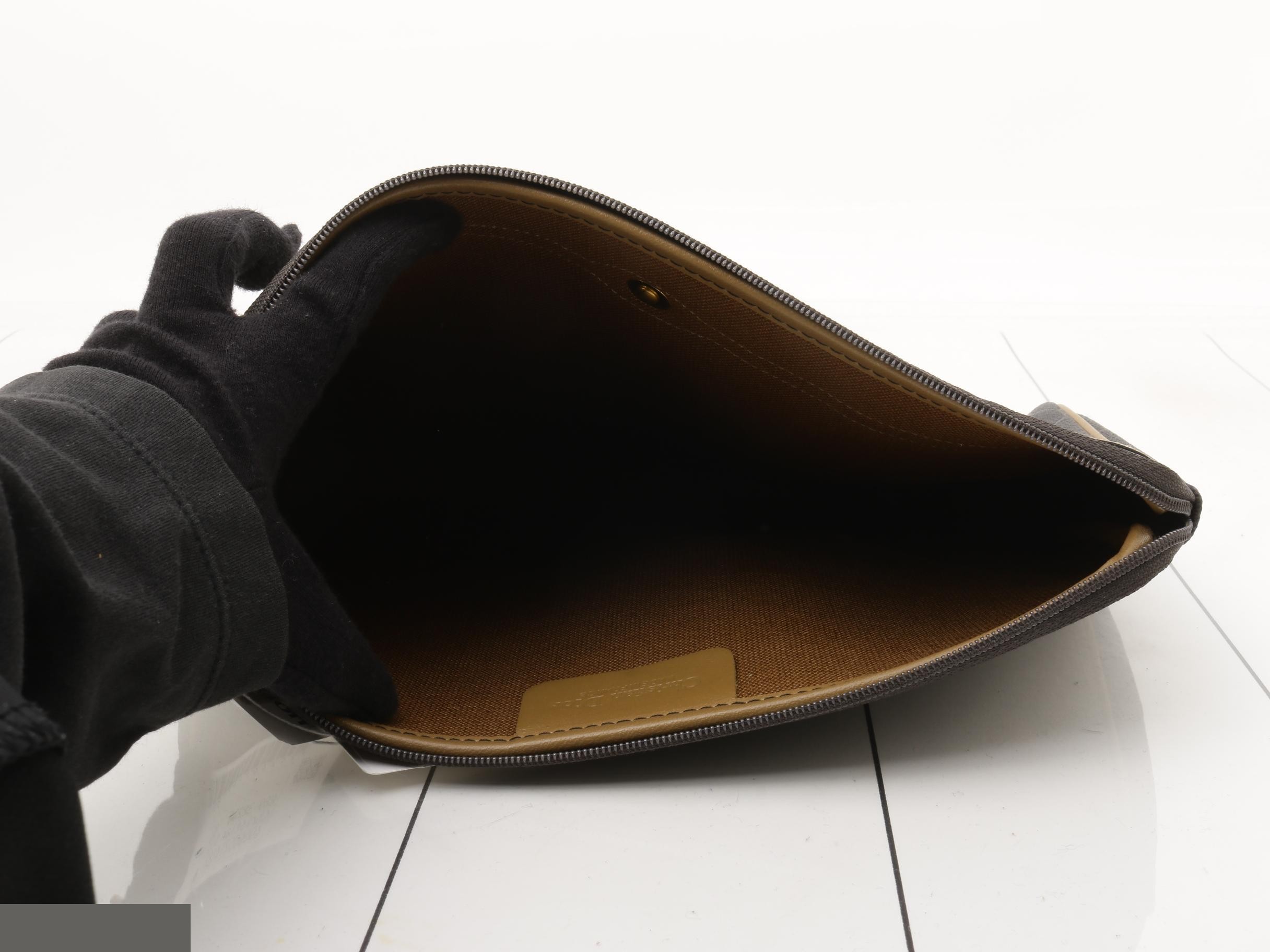 pouch — view 4