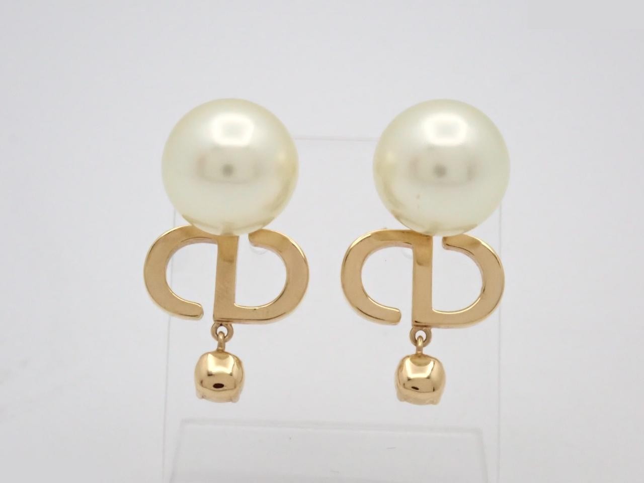 Gold earrings — view 2