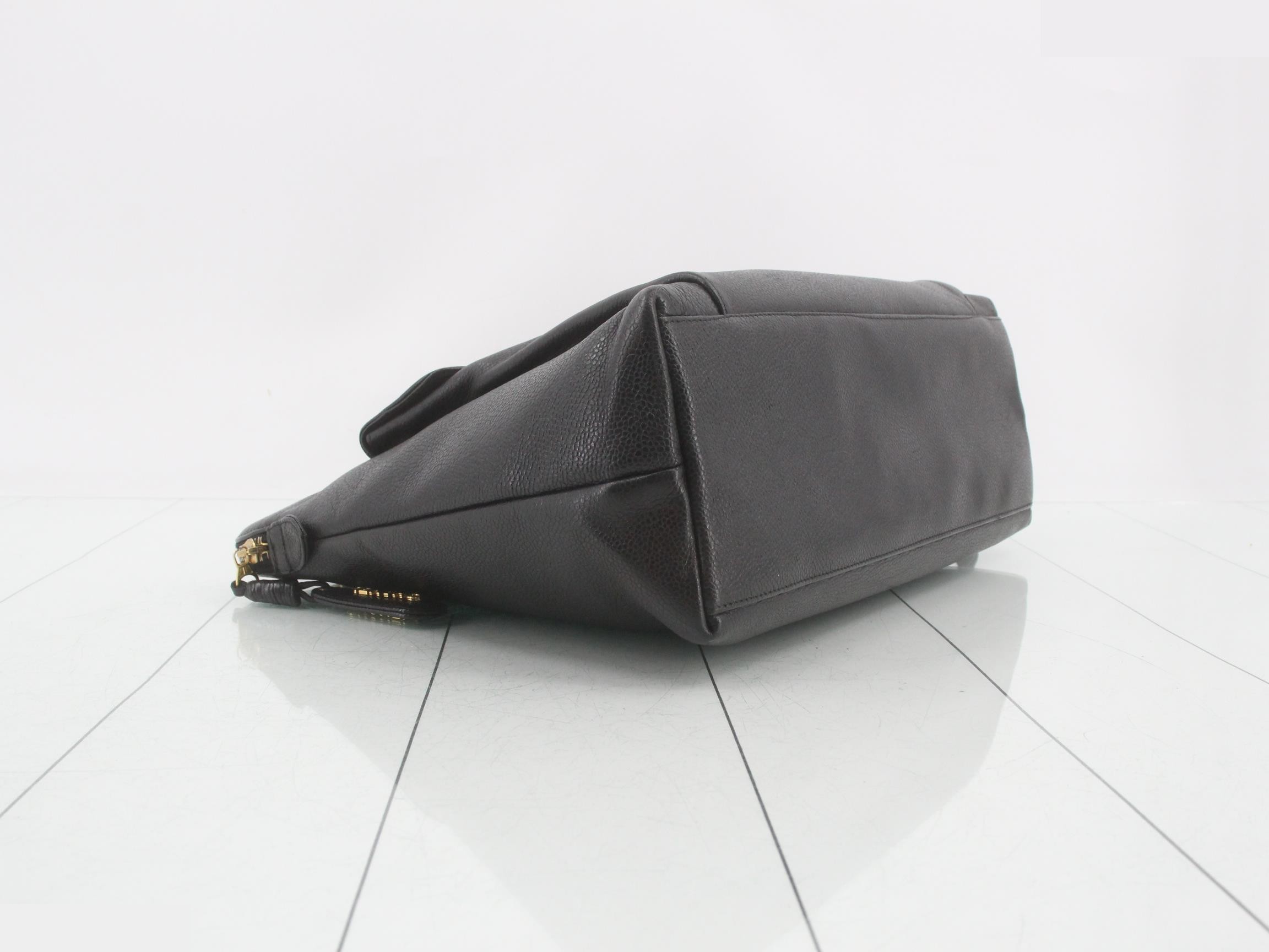 Caviar Shoulder Bag — view 5