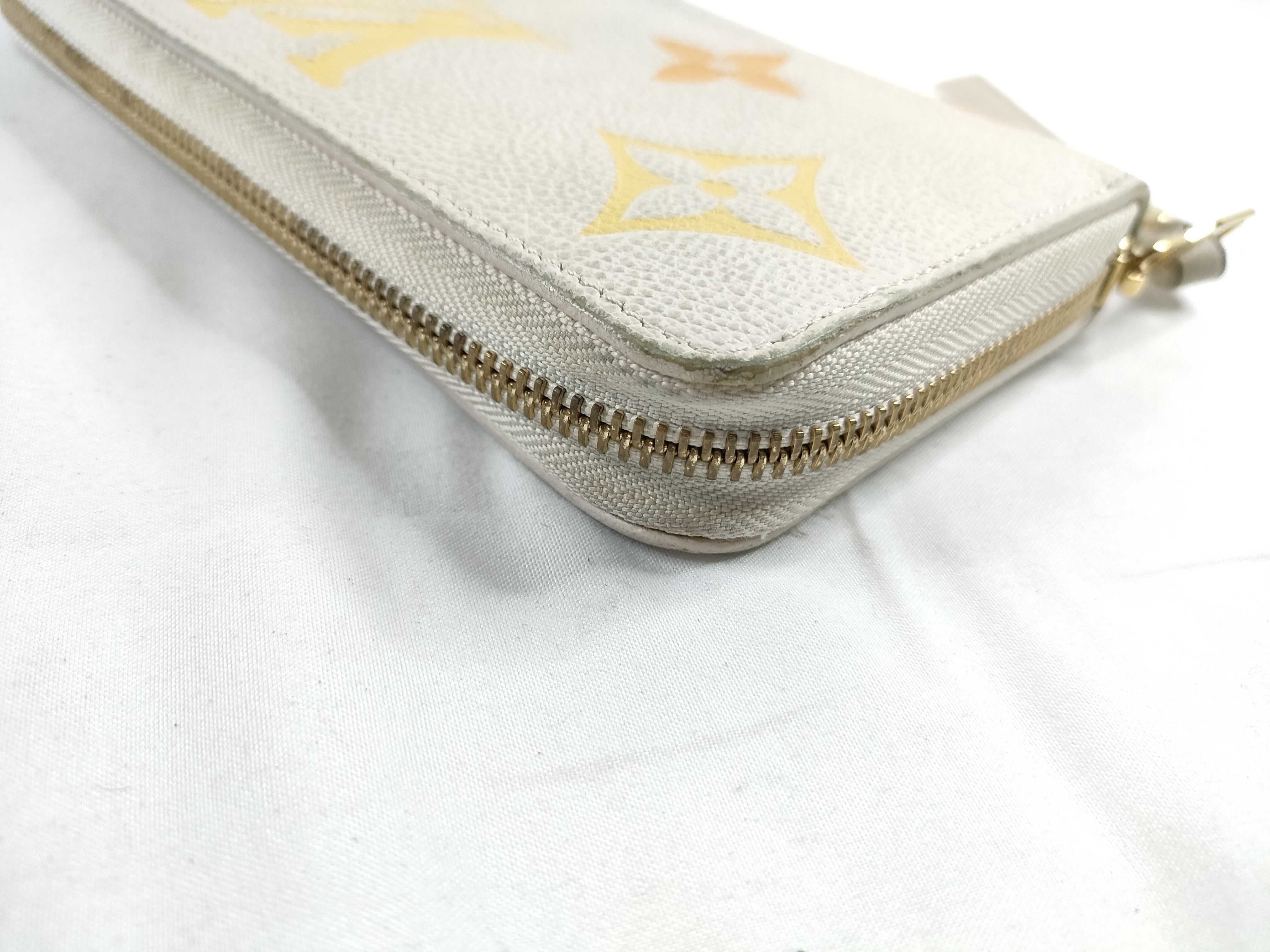 Monogram Empreinte Louis Vuitton Zippy Wallet Monogram Empreinte LV Gradient M82206 Wallet — view 4