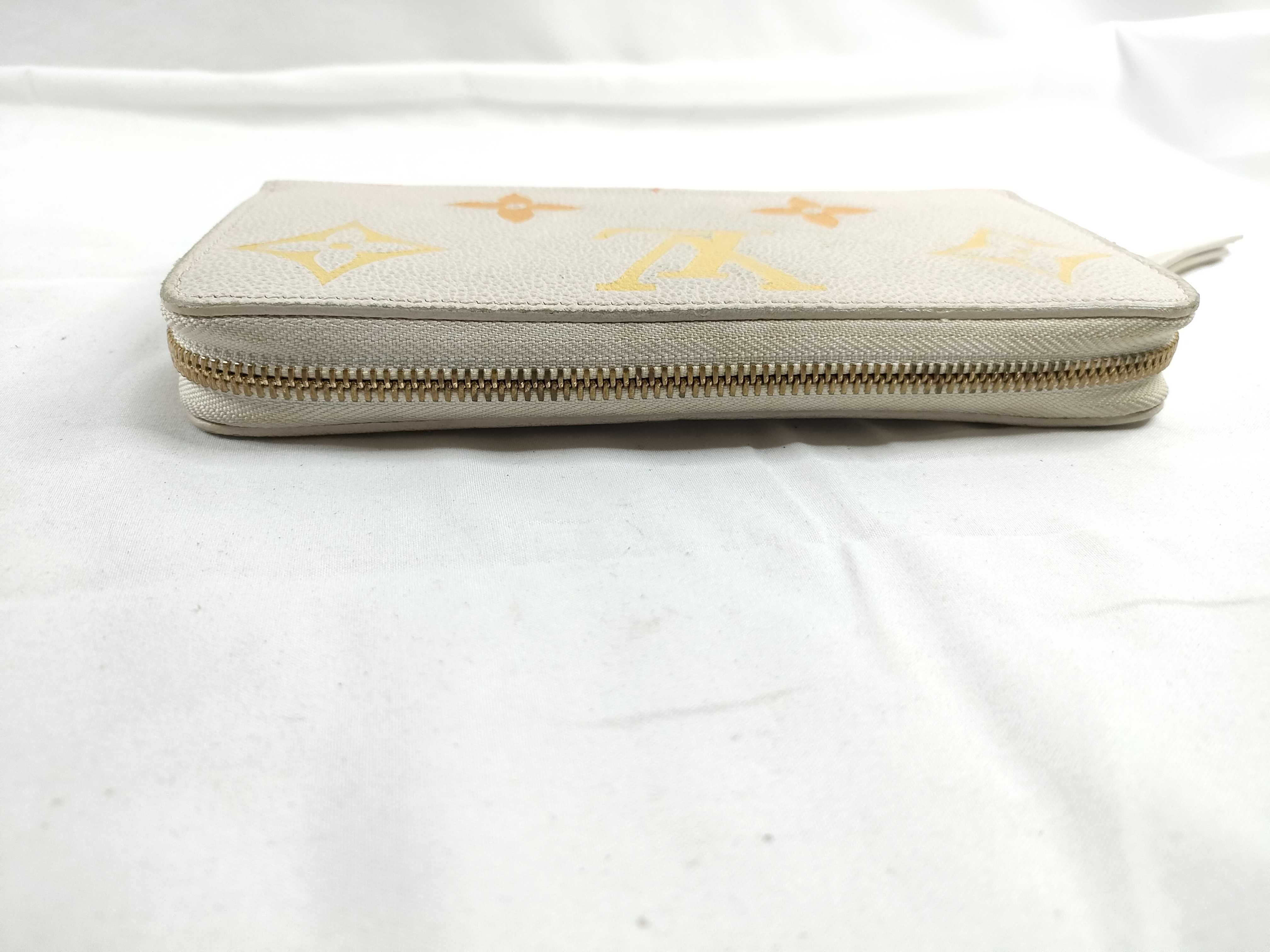 Monogram Empreinte Louis Vuitton Zippy Wallet Monogram Empreinte LV Gradient M82206 Wallet — view 6
