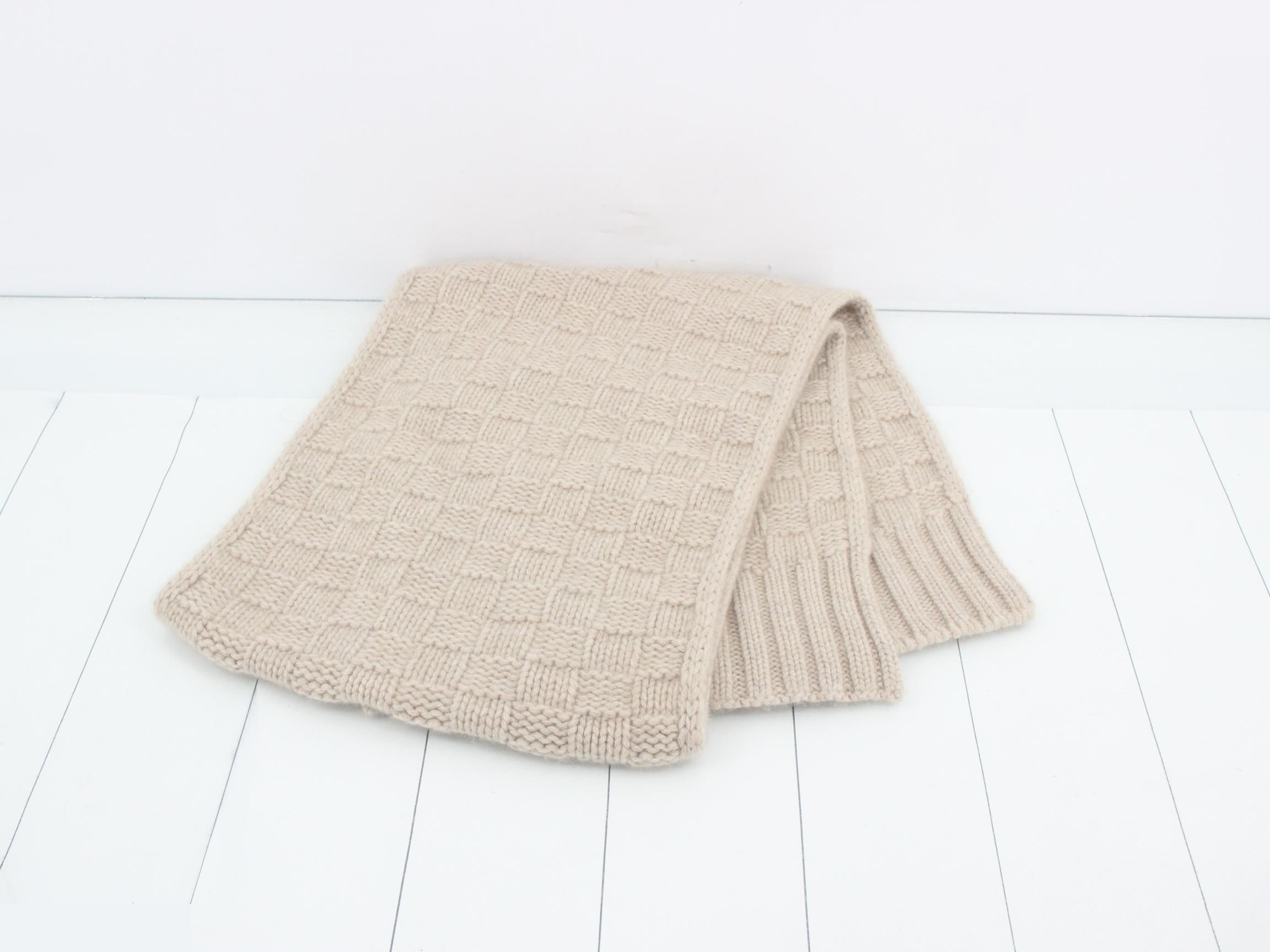 Tag attached. Echarpe Helsinki, beige. — view 3