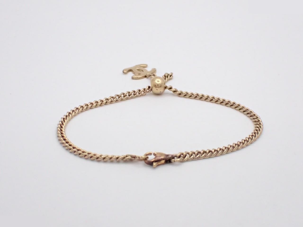 Bracelet with Coco Mark design, gold, wrist circumference approximately 18cm — view 2