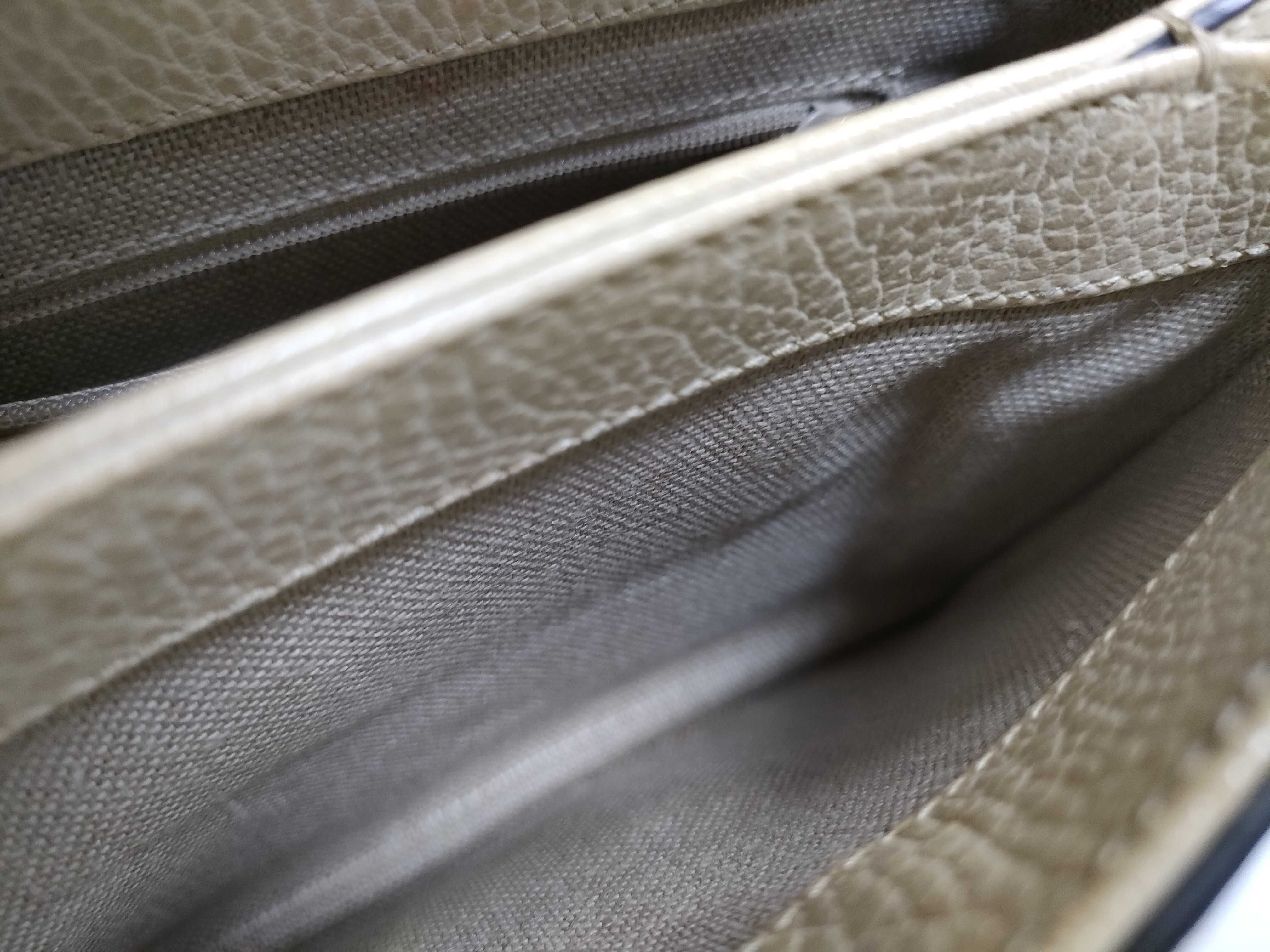 Interlocking G Chain Shoulder Bag — view 11