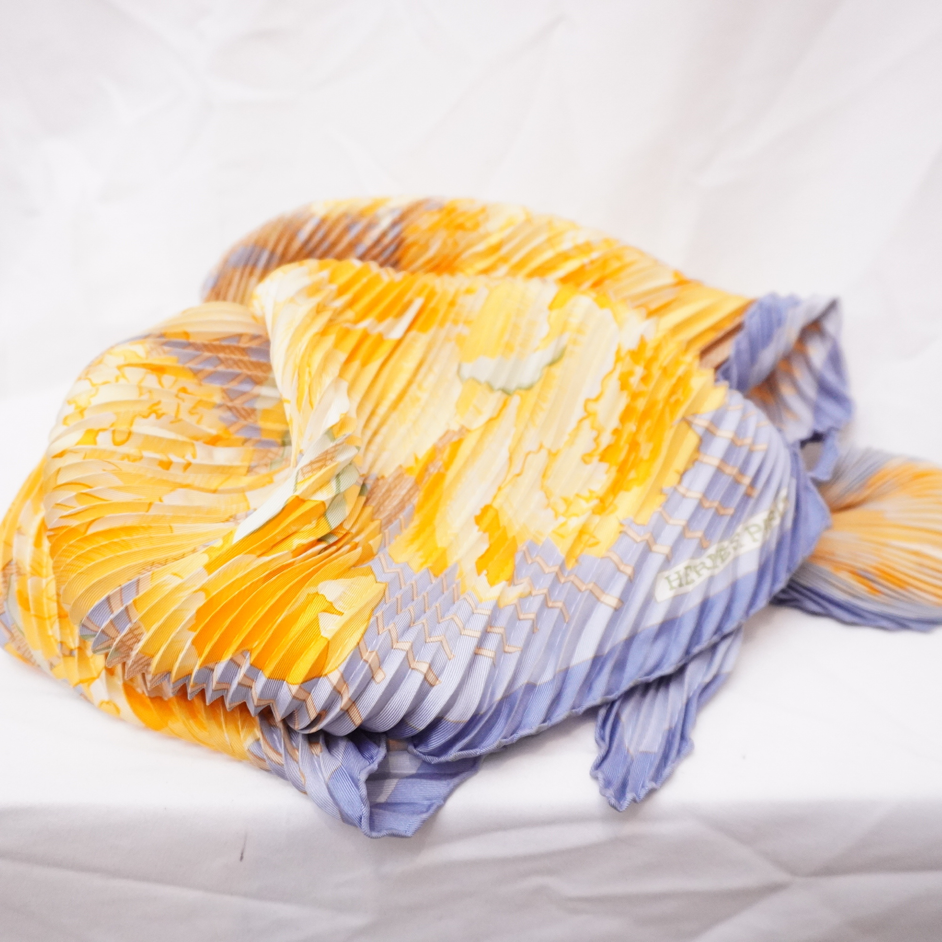 Carre 90 Les Pivoines Scarf and other accessories — view 10